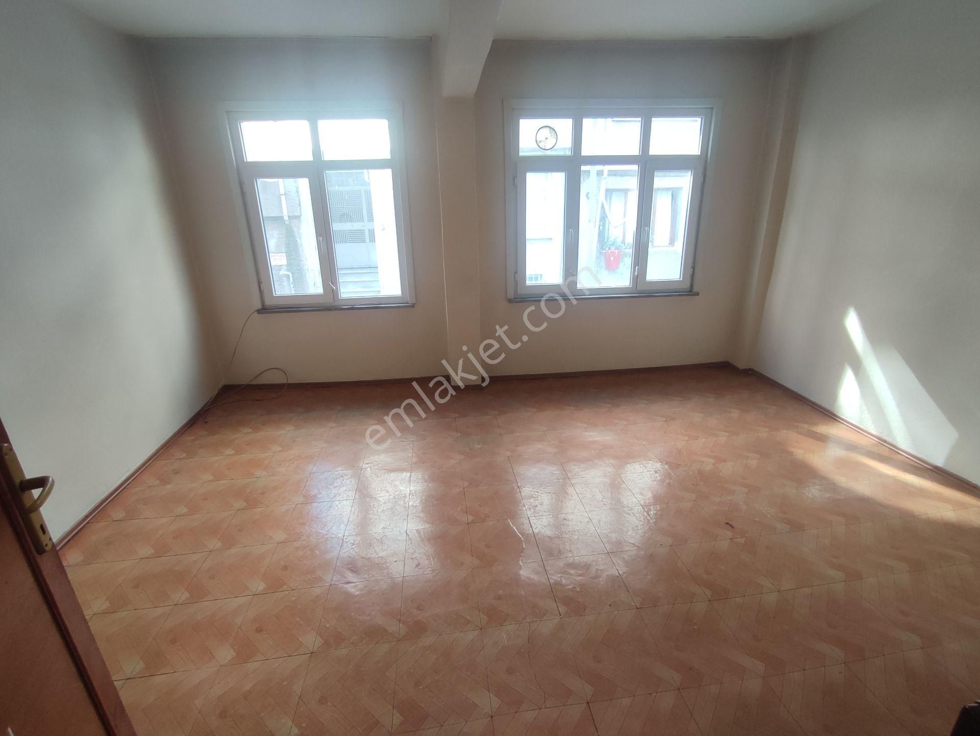 Balcıoğlu Gayrimenkulden Kiralık Yüksek Giriş 1+1 Daire