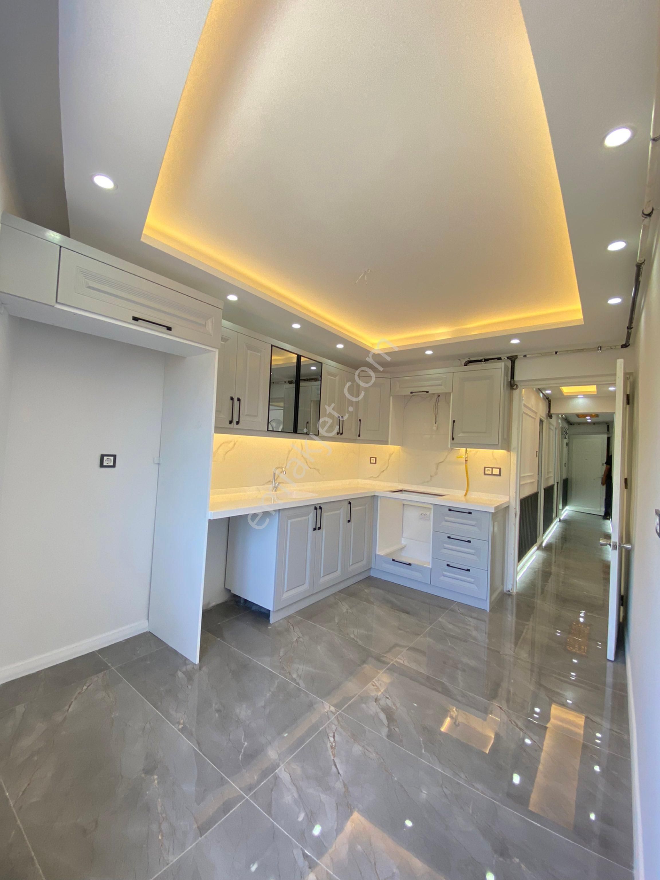 Manisa Merkez Peker Mahallesi 3+1 Asansörlü Cadde Üzerinde Satılık Daire