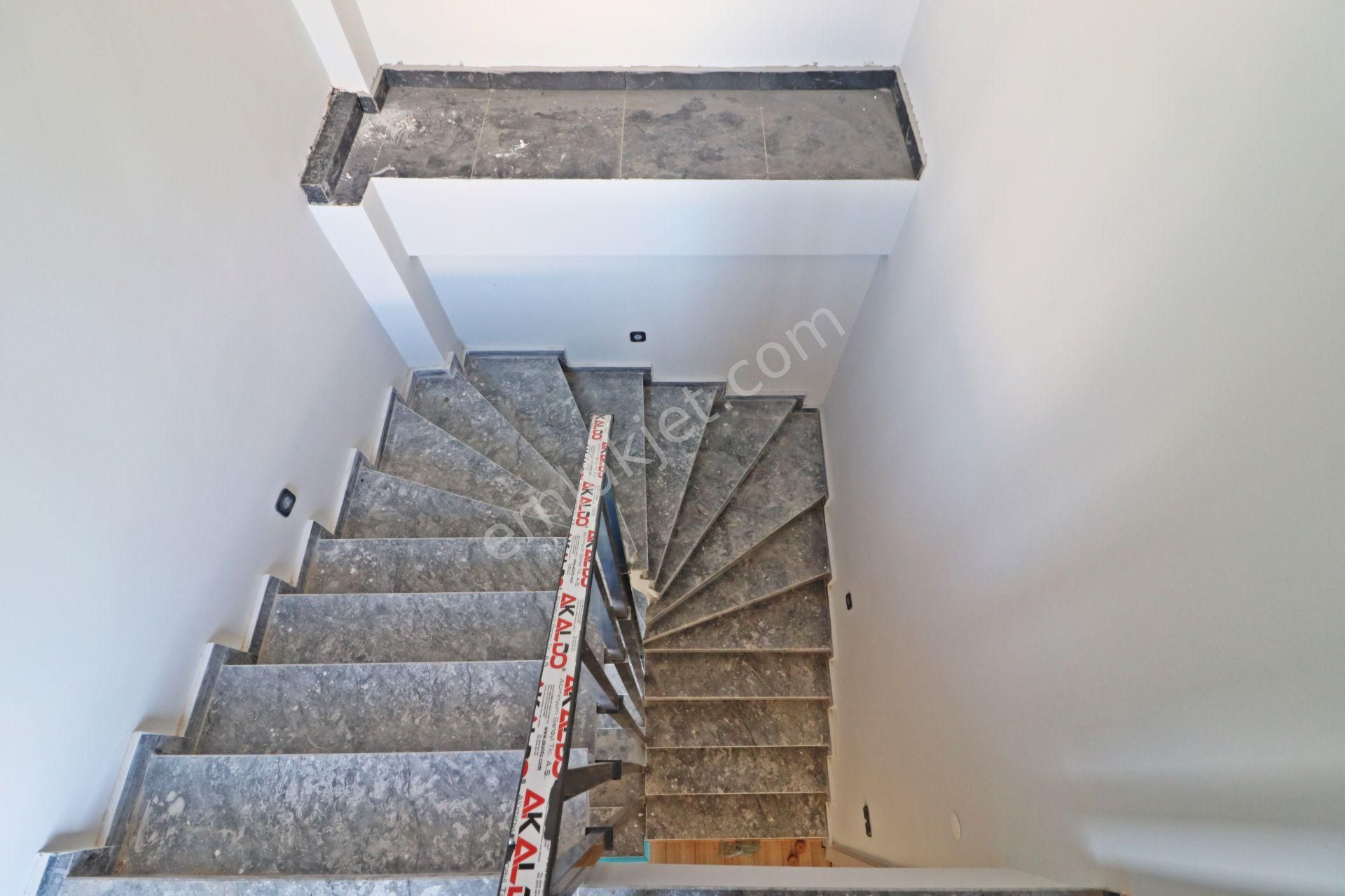 Burhaniye De Tasarımıyla Göz Kamaştıran Havuzlu Otoparklı3+1villa - Görsel 31