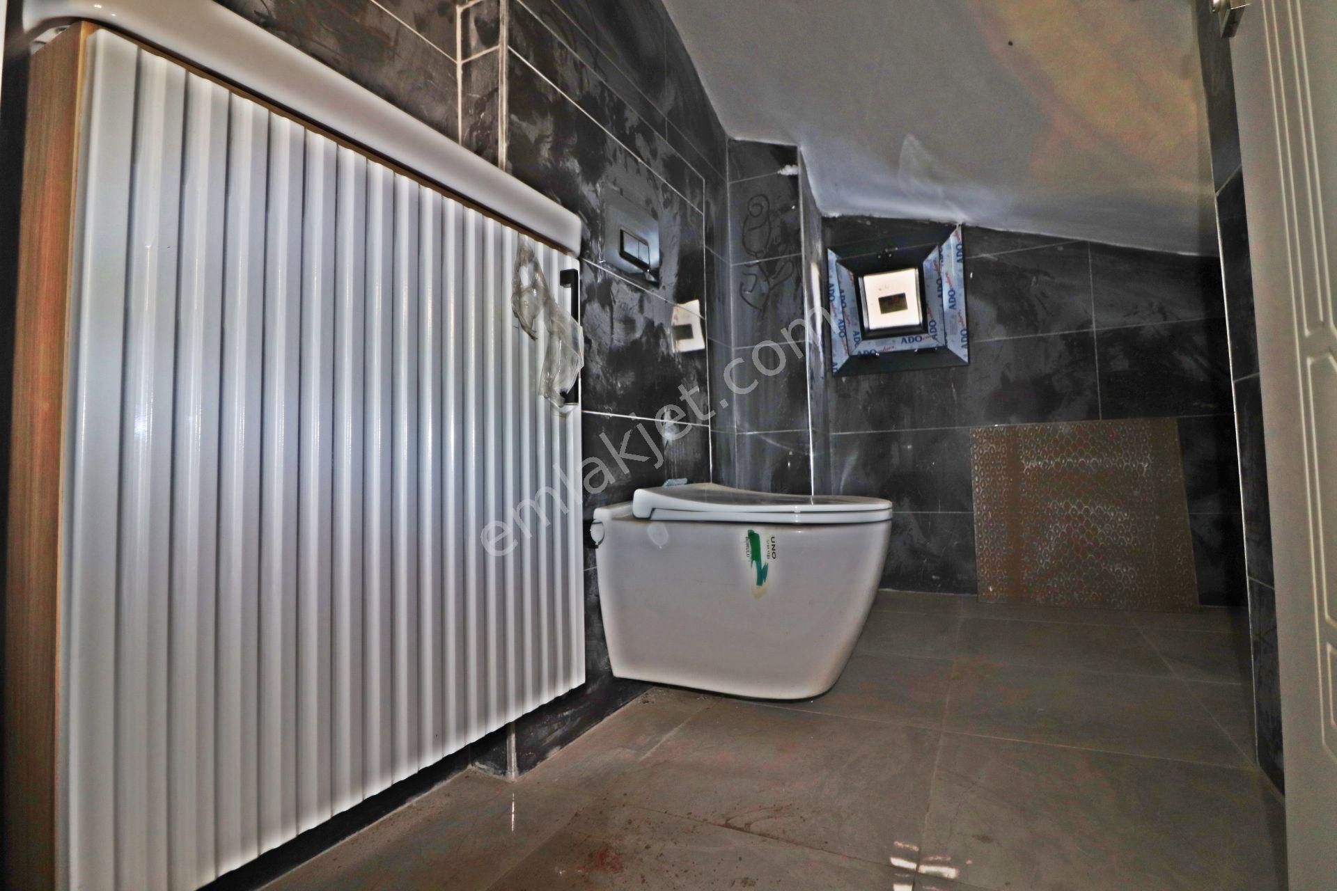 Burhaniye De Tasarımıyla Göz Kamaştıran Havuzlu Otoparklı3+1villa - Görsel 11