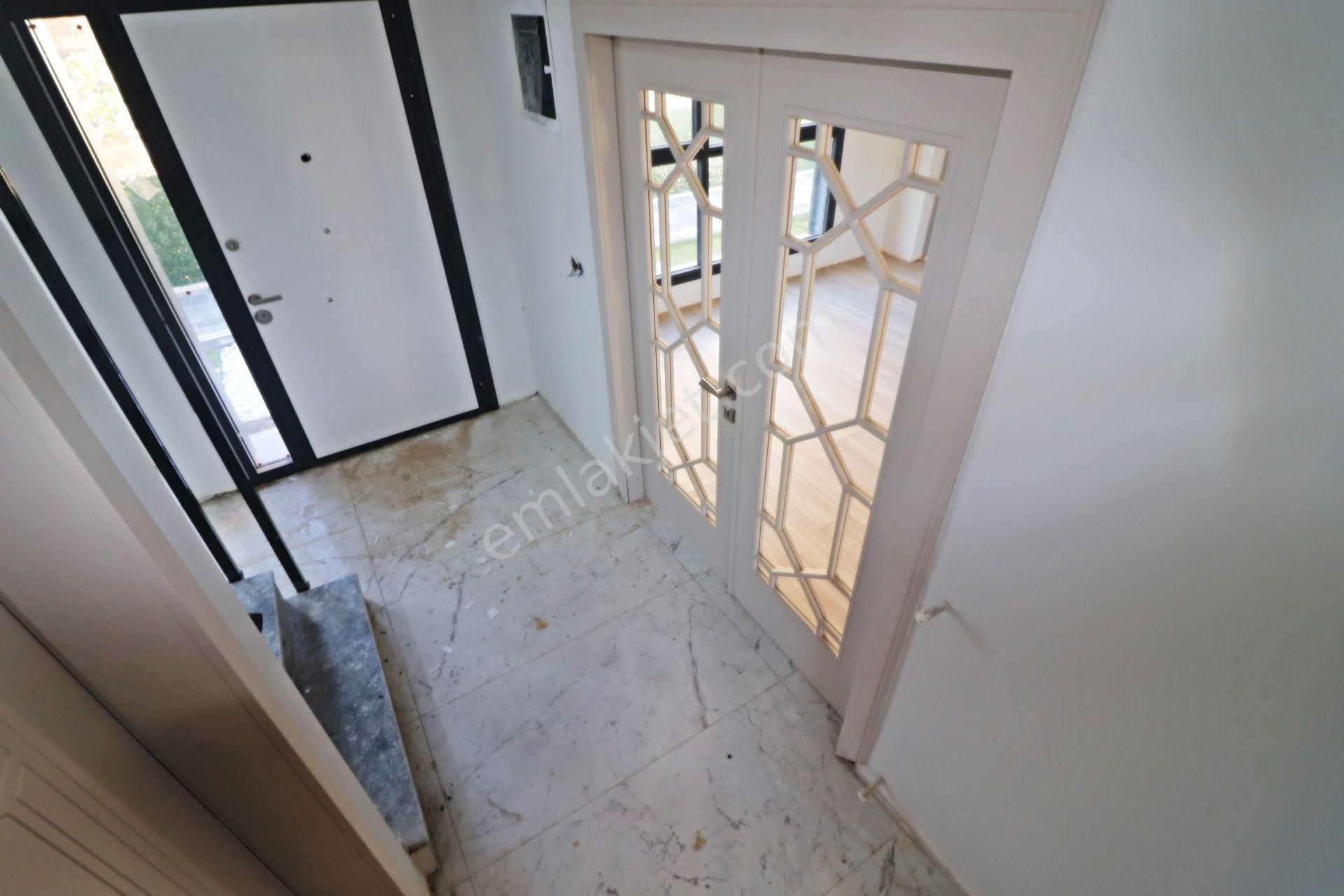 Burhaniye De Tasarımıyla Göz Kamaştıran Havuzlu Otoparklı3+1villa - Görsel 14