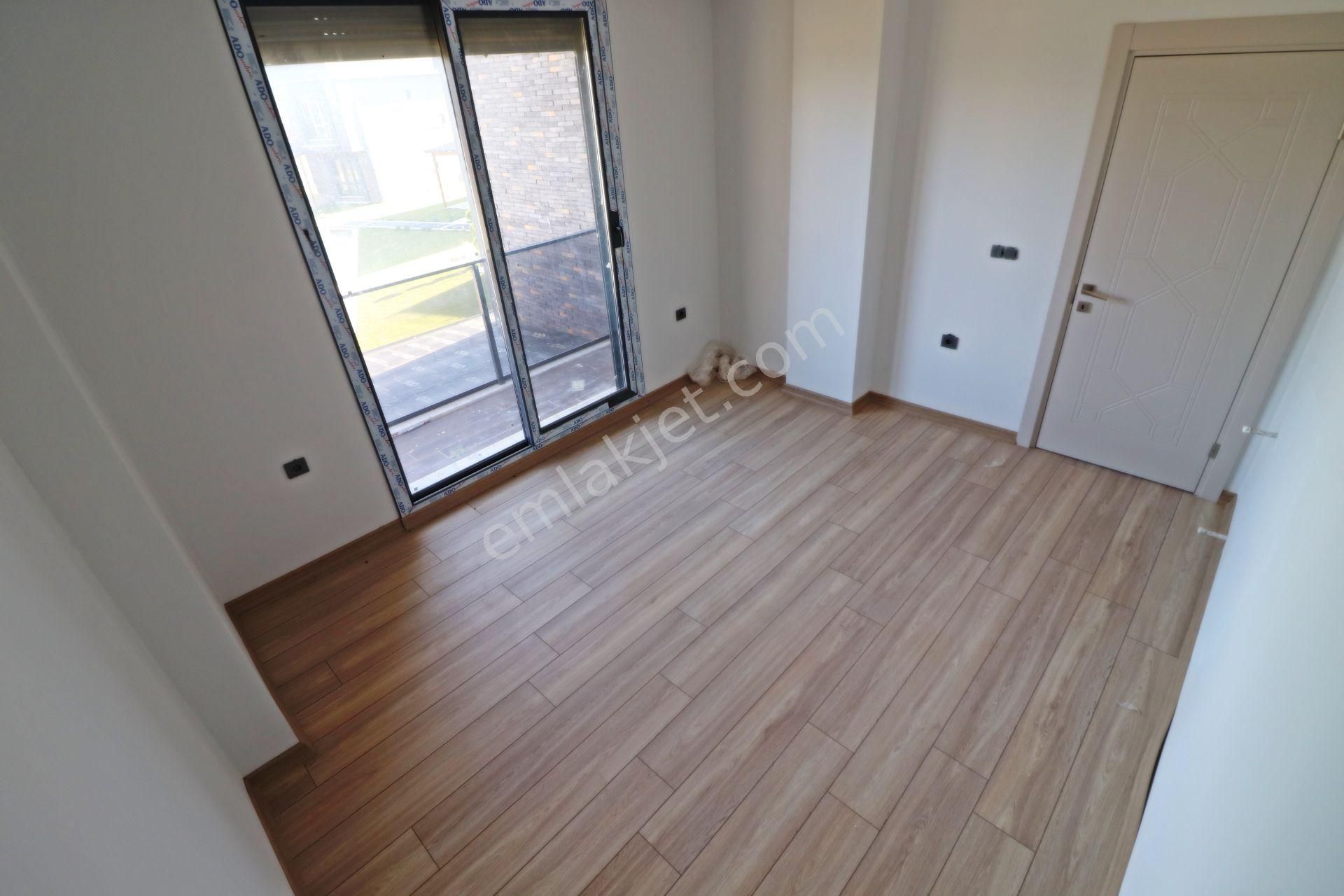 Burhaniye De Tasarımıyla Göz Kamaştıran Havuzlu Otoparklı3+1villa - Görsel 19