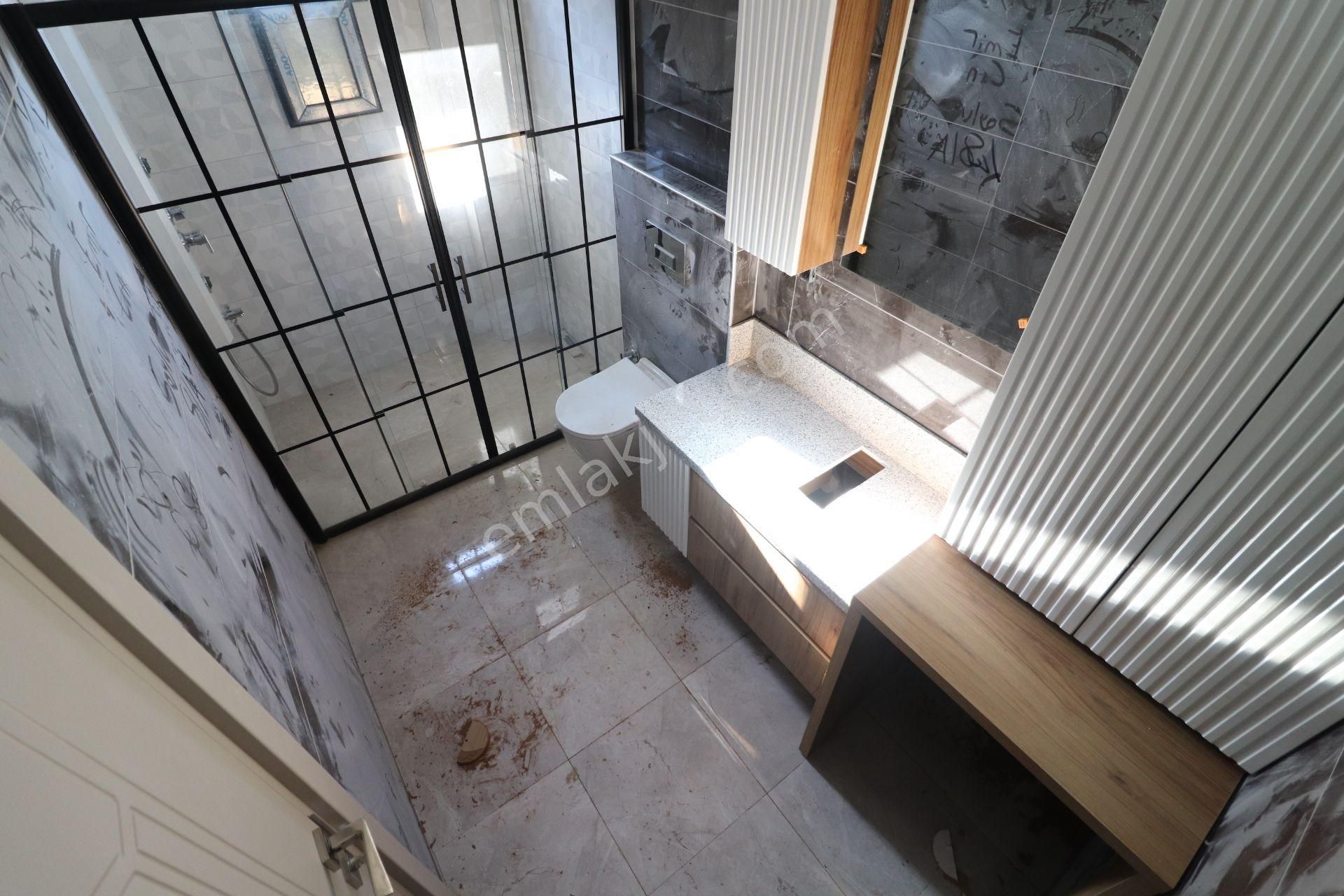 Burhaniye De Tasarımıyla Göz Kamaştıran Havuzlu Otoparklı3+1villa - Görsel 25