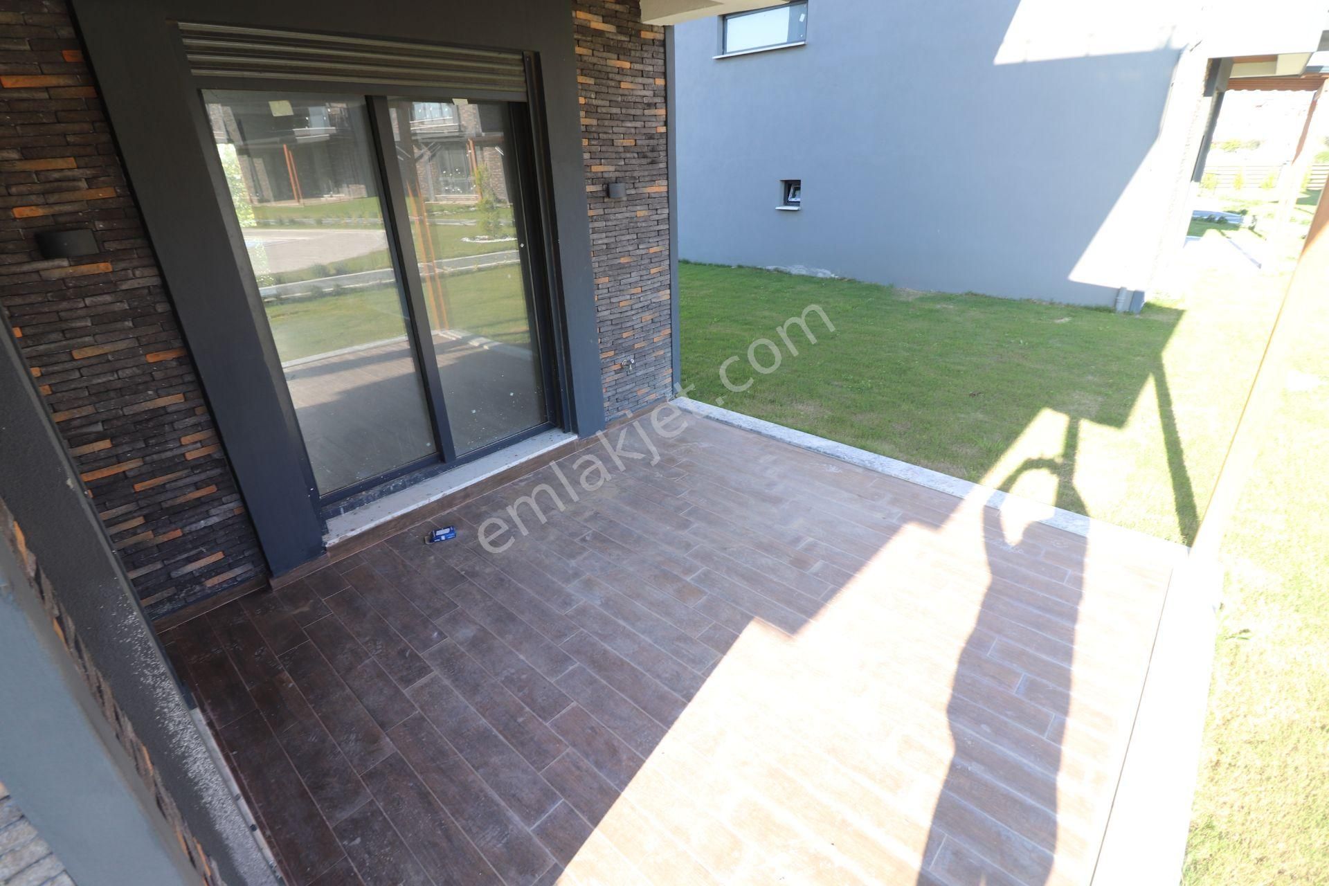 Burhaniye De Tasarımıyla Göz Kamaştıran Havuzlu Otoparklı3+1villa - Görsel 33