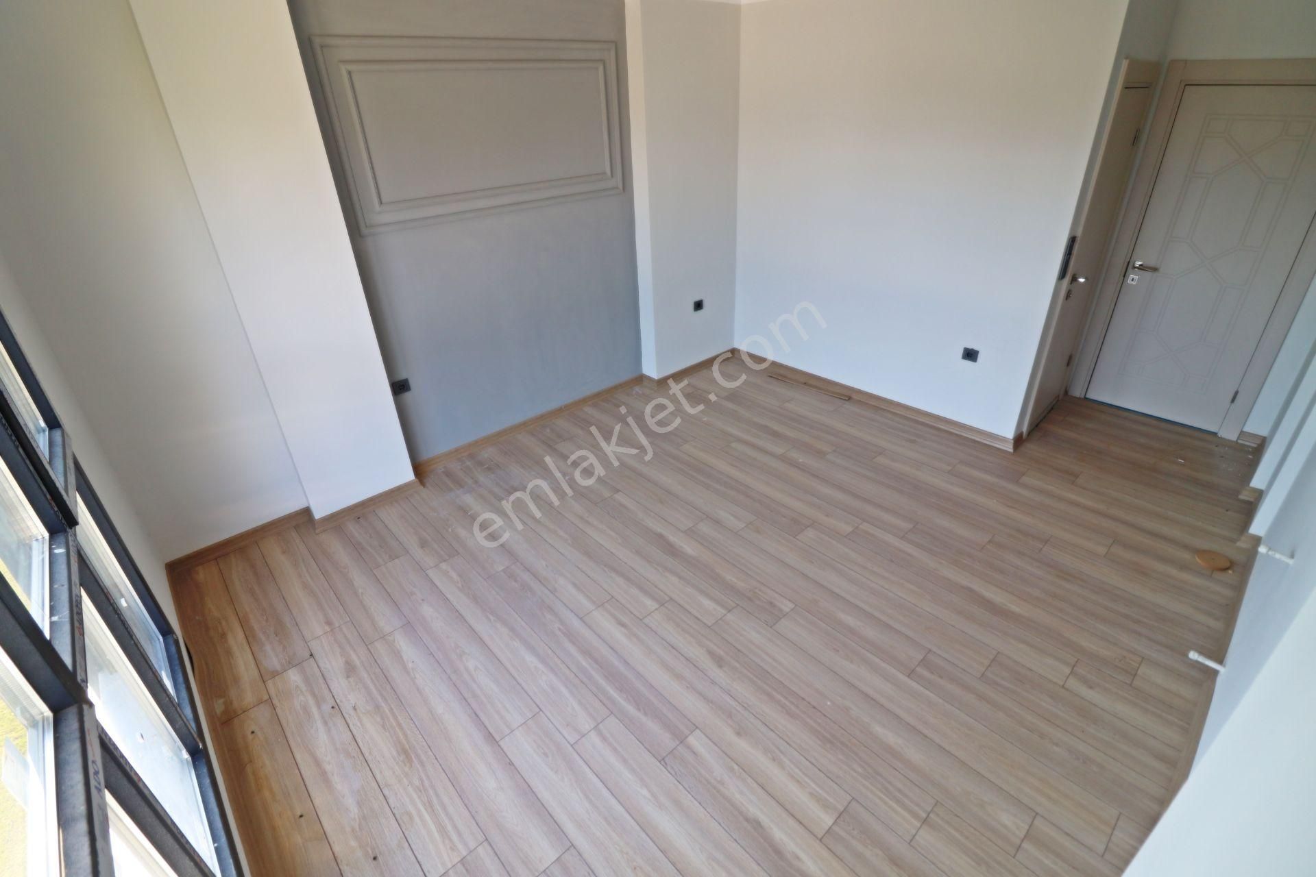 Burhaniye De Tasarımıyla Göz Kamaştıran Havuzlu Otoparklı3+1villa - Görsel 15