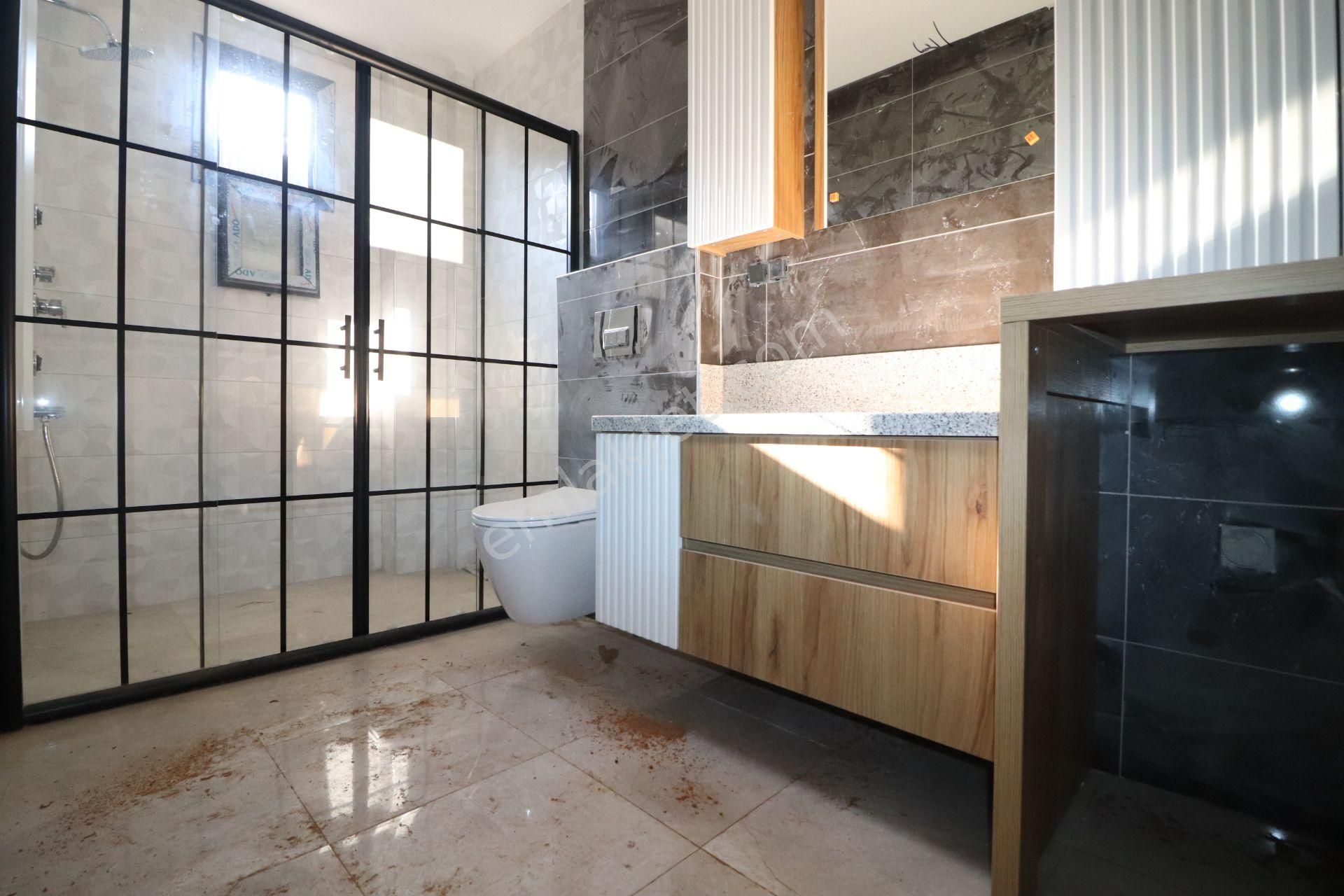 Burhaniye De Tasarımıyla Göz Kamaştıran Havuzlu Otoparklı3+1villa - Görsel 24