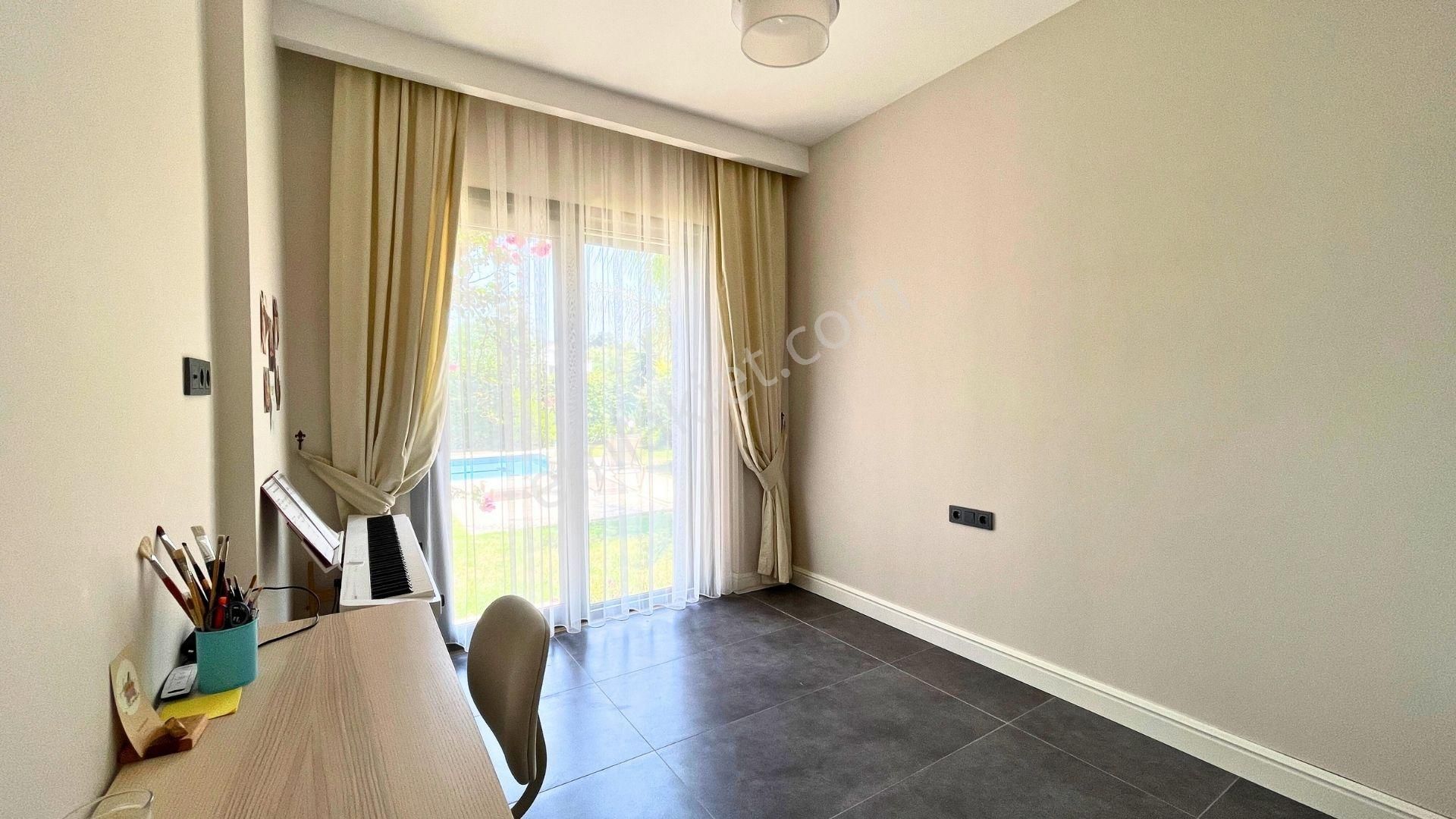 Kadıkalesi'nde, Tek Katlı, Bahçeli, Özel Havuzlu, Plaja Yakın Villa - Görsel 17