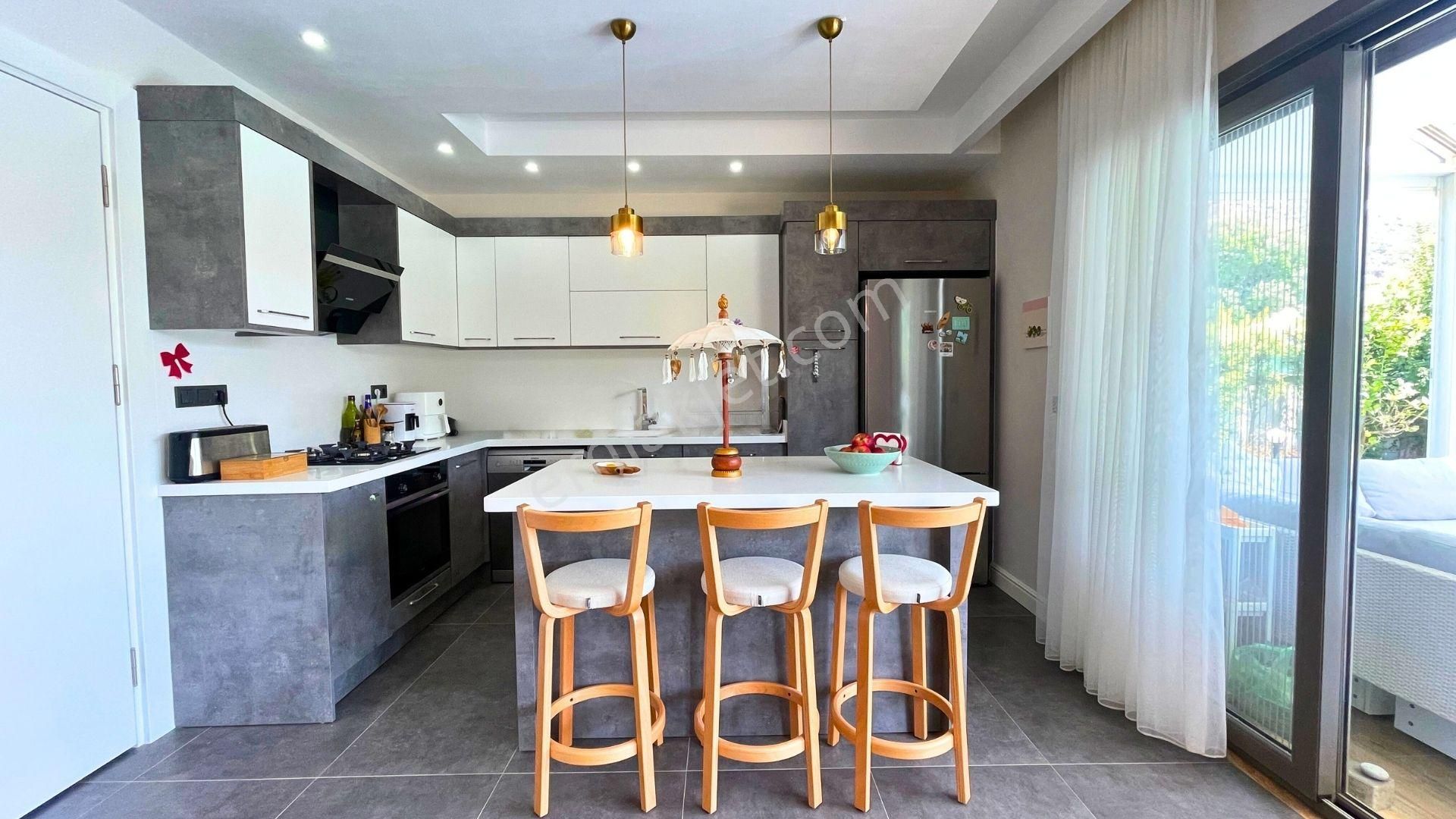 Kadıkalesi'nde, Tek Katlı, Bahçeli, Özel Havuzlu, Plaja Yakın Villa - Görsel 11