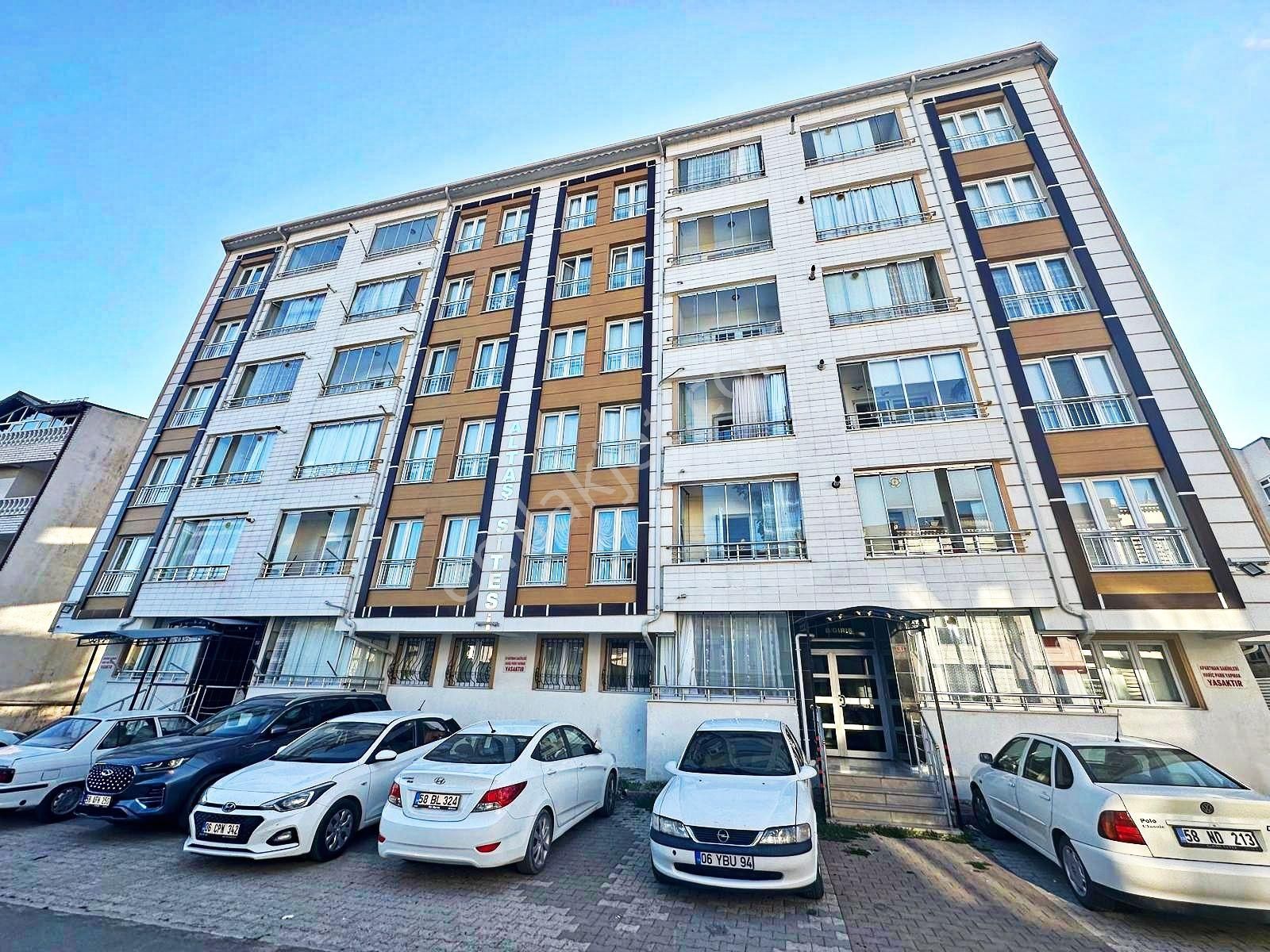 Karahan Emlak'tan  Satılık Daire*çiçekli Mahallesinde*110 M²*yüksek Giriş 1.kat*3+1