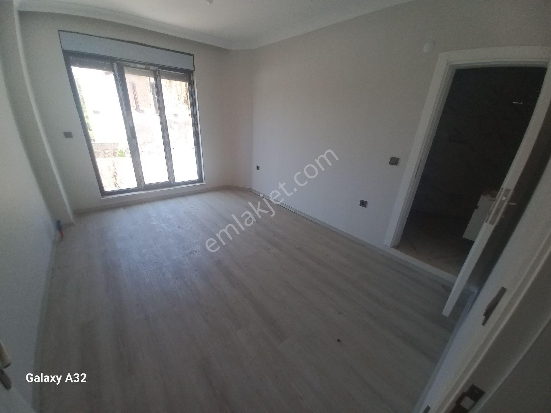 Işıkhan Emlak'tan Güre Köyü Merkesi Çok Geniş Satılık Sıfır 2+1 Daire - Görsel 11