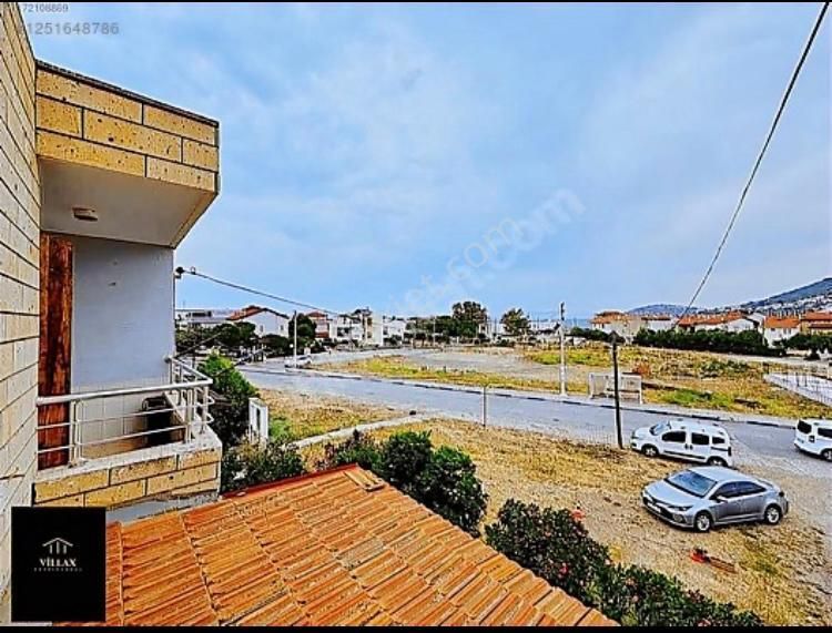 Yenifoça'da Deniz Kenarında Satılık Villa - Görsel 2