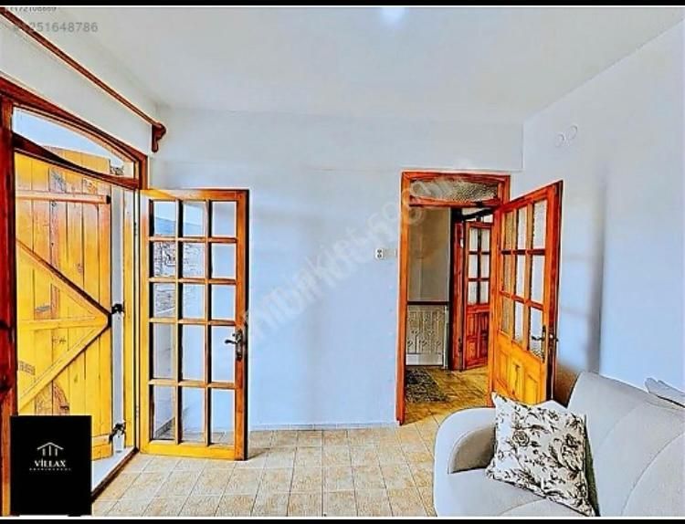 Yenifoça'da Deniz Kenarında Satılık Villa - Görsel 5