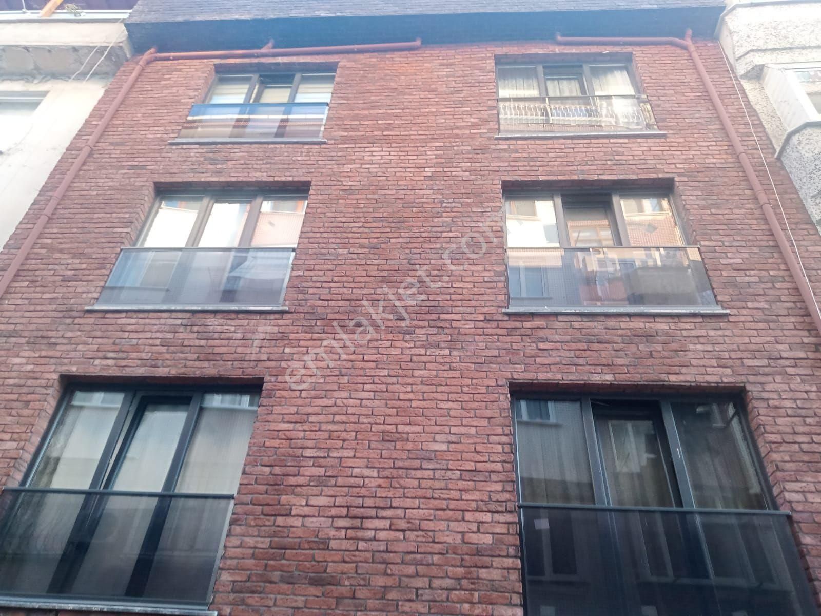İgr Gayrimenkul Satılık Üsküdar Merkezde 2+1