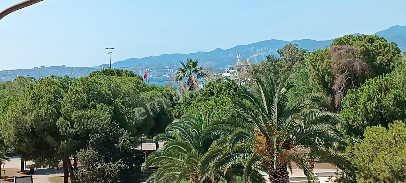 Bostanlı’nın Kalbınde, Denız Ve Park Manzaralı Kıralık Daıre!