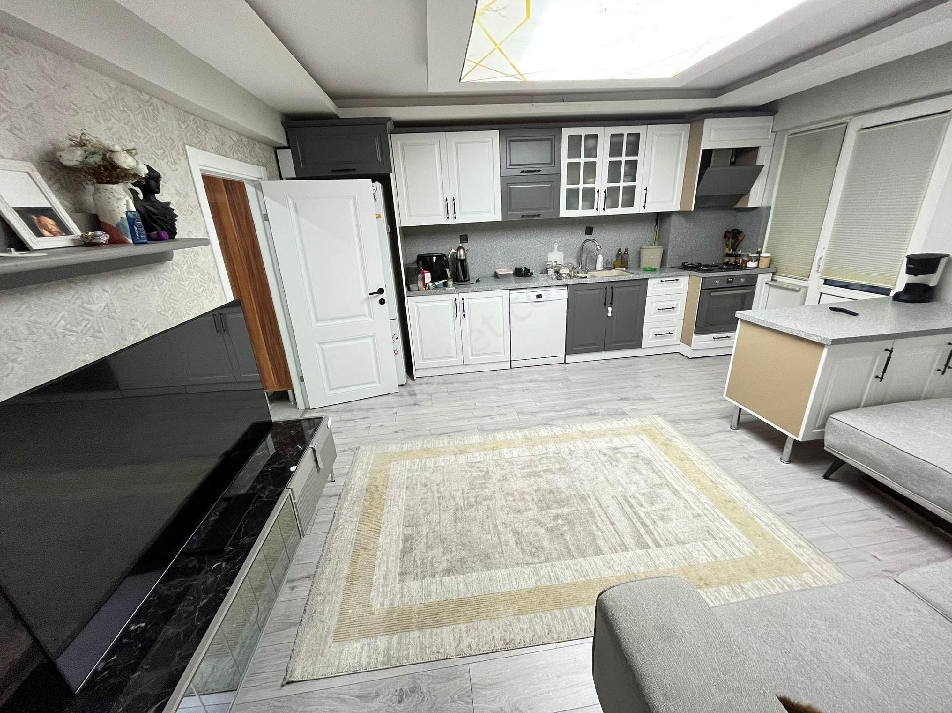 Gençbay Emlak'tan Adalet Mah 5.kat 3+1 Asansörlü 140m² Full Yapılı Otoparklı Kupon Daire