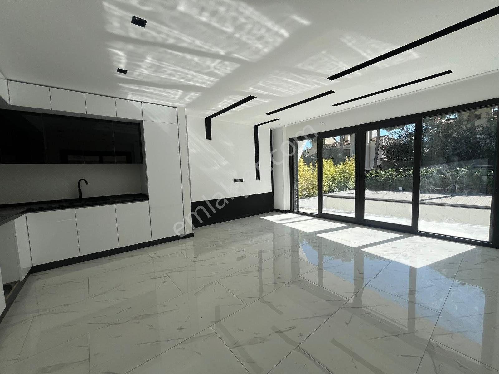 Kuşadası Merkezi Konumda 4+1 Müstakil Villa - Görsel 5