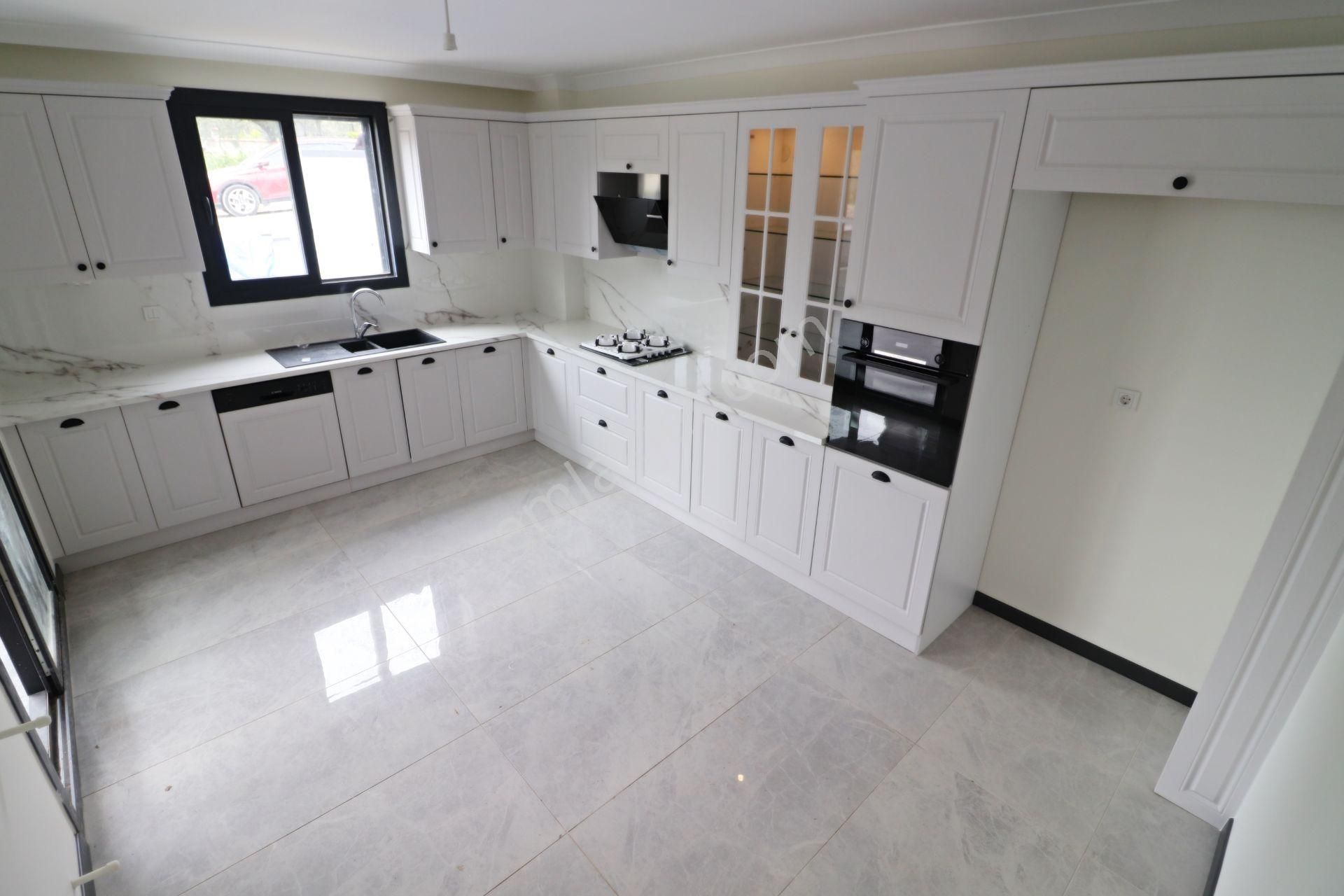 Hayalinizdeki Deniz Ve Dağ Manzaraya Sahip 4+1 Villa - Görsel 21