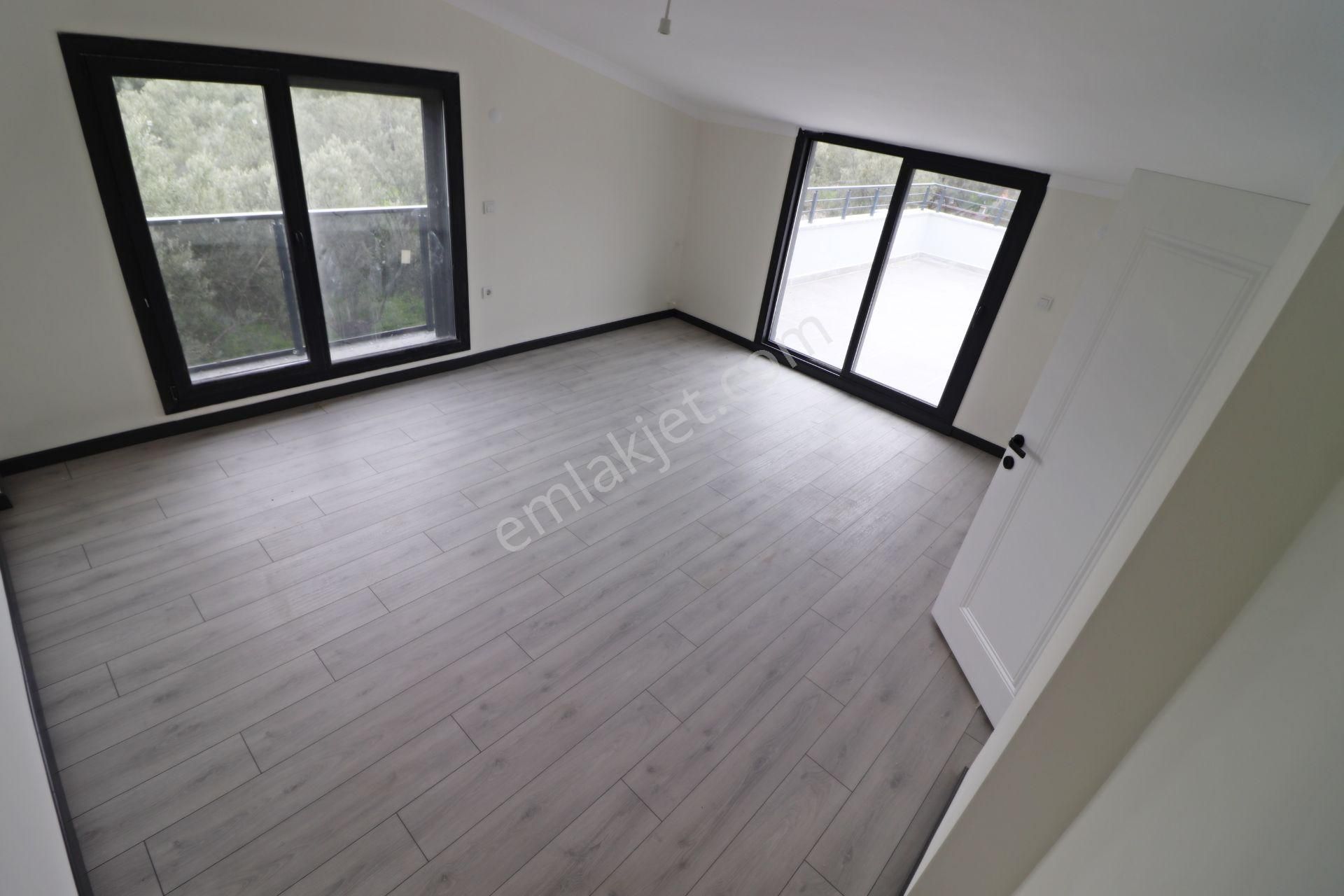 Hayalinizdeki Deniz Ve Dağ Manzaraya Sahip 4+1 Villa - Görsel 23