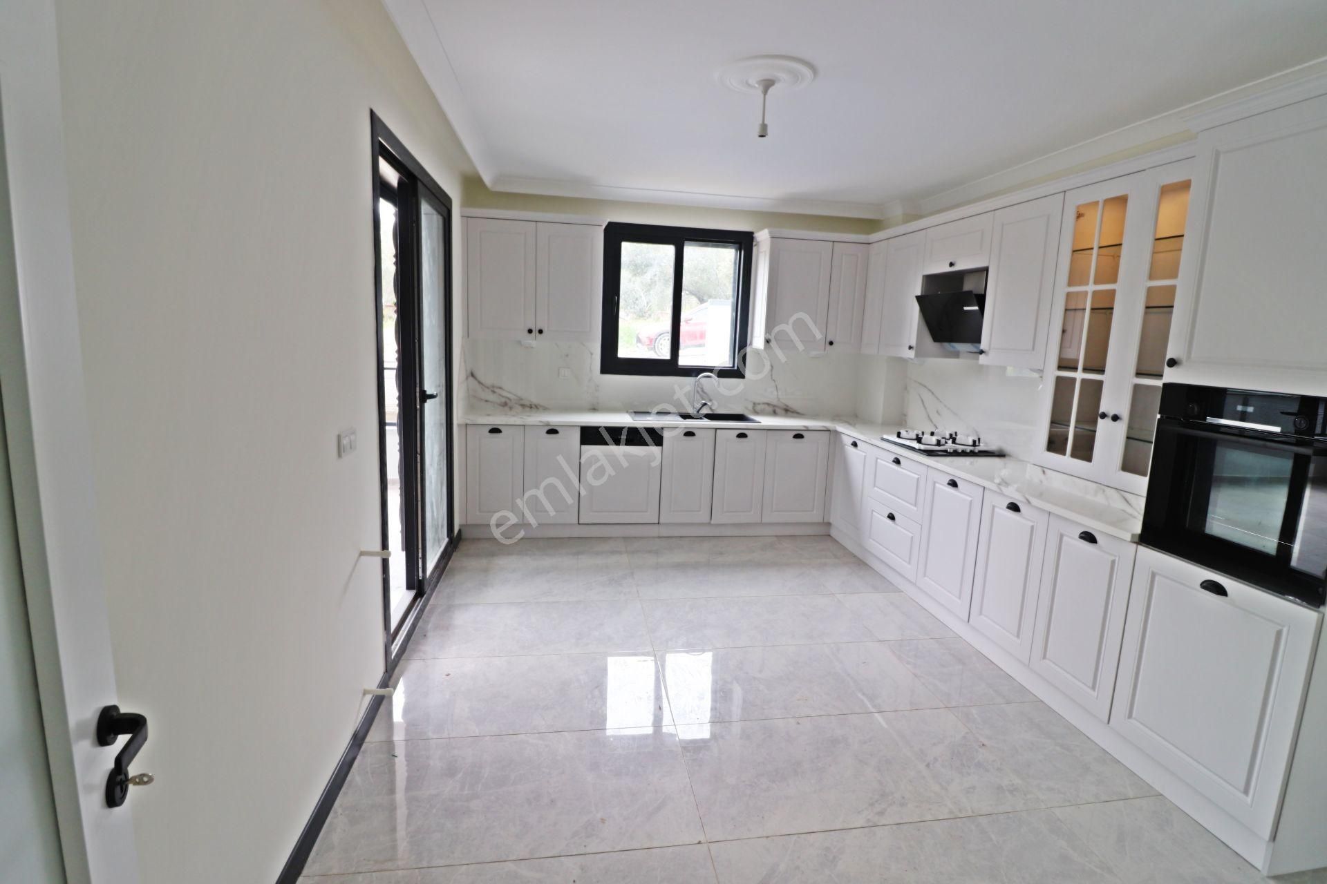 Hayalinizdeki Deniz Ve Dağ Manzaraya Sahip 4+1 Villa - Görsel 2