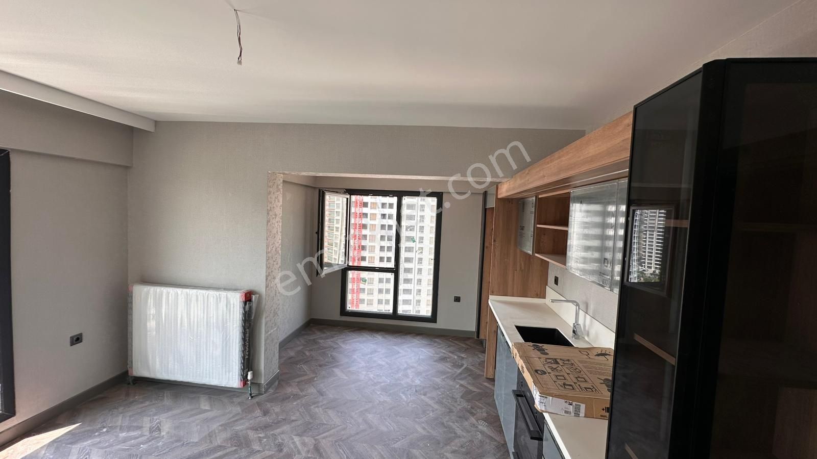 Cumhuriyet Mah. Ap İst Port'ta Avm Manzaralı Büyük Tip 2+1 Kiralık Daire