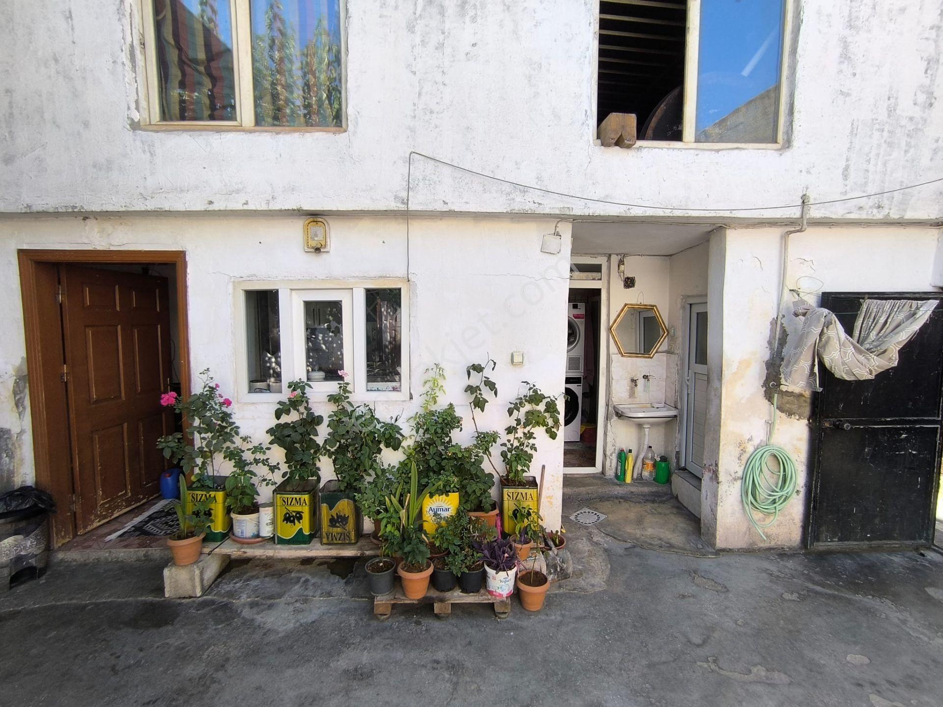 Arap Meydanı'nda Kuyulu Ve Zerzembeli Satılık Müstakil Eski Urfa Evi - Görsel 6