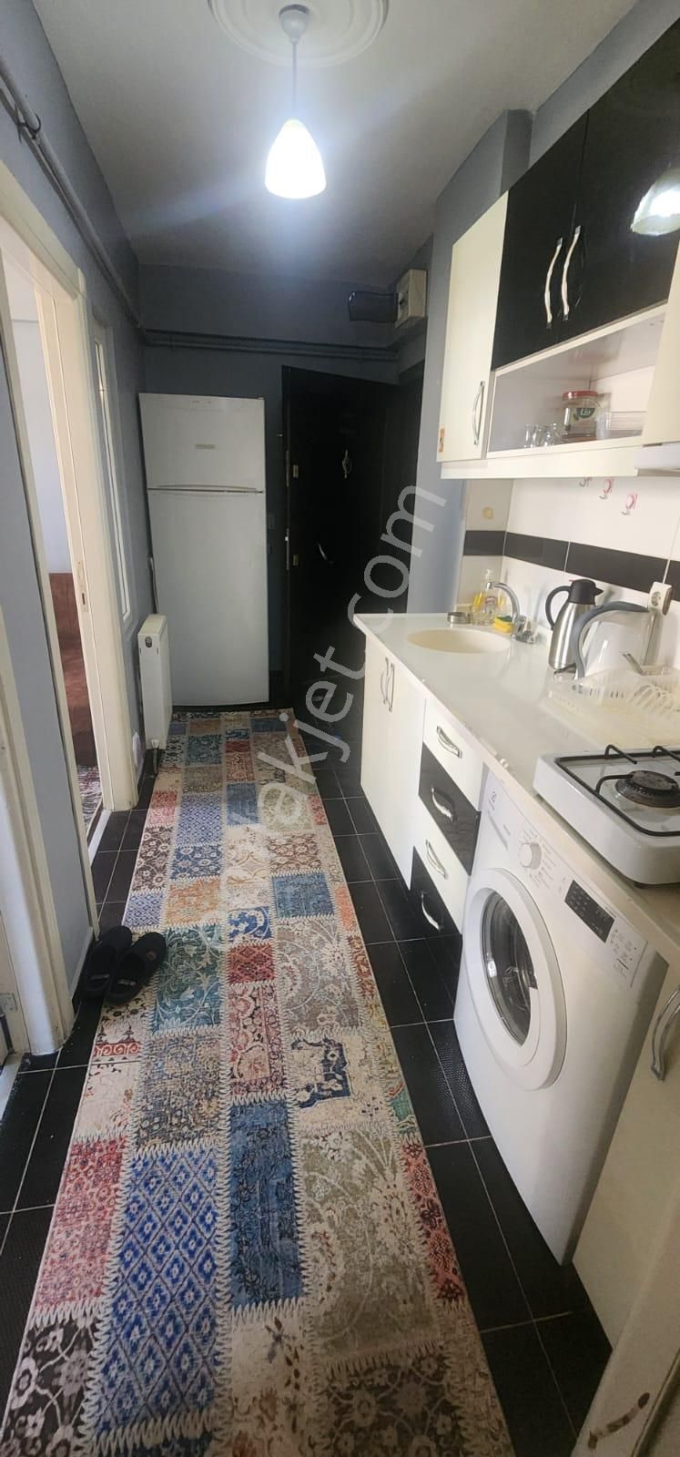 Sütlüce Mahallesinde Satılık 1+1 Eşyalı Apart