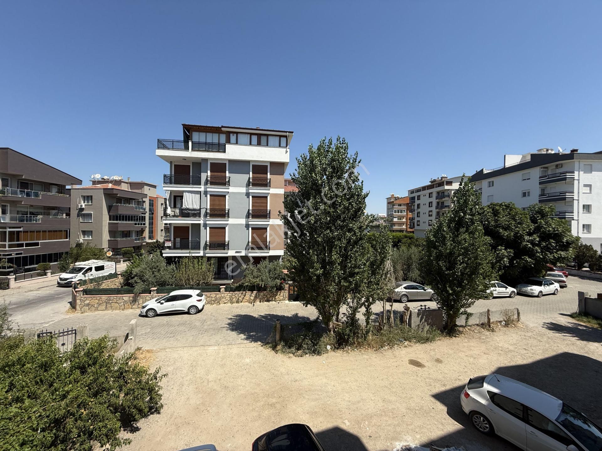 Seferihisar Camikebir Mahallesi’nde Merkezi Konumda, Komple Tadilatlı, Geniş Ve Konforlu 3+1 Daire - Görsel 20