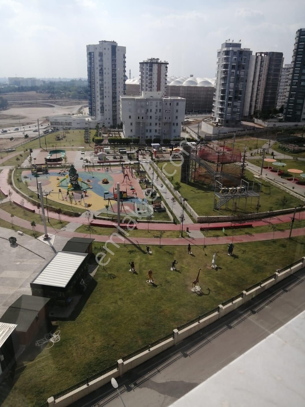 Birlik Gayrimenkulden Çarkıpare De 1+1 Geniş Oturumlu Kaçmaz Kiralık Daire
