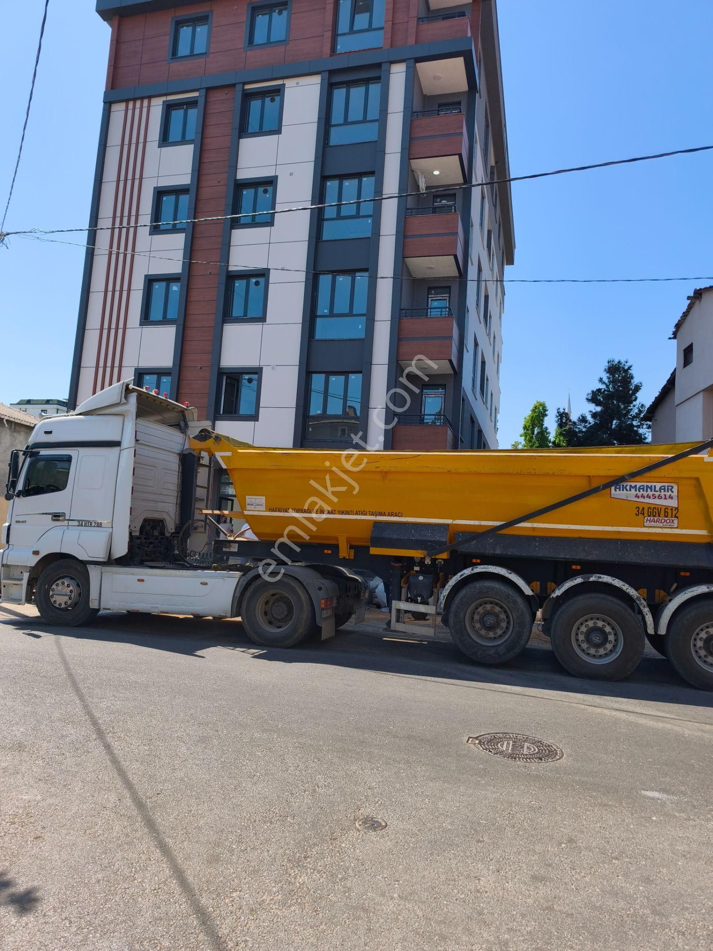 Acil Sultanbeyli Necipfazıl Mah.satılık.145.m.4+1 Lüx Üst Dübx
