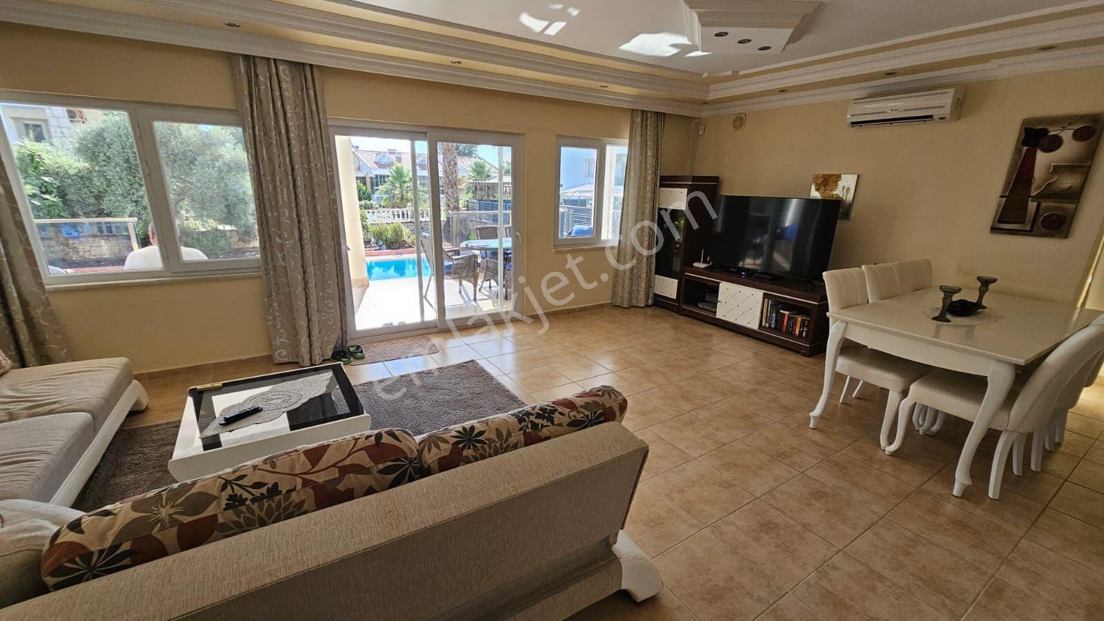 Didim Akbük'te Muhteşem 8+1 Villa - Görsel 13