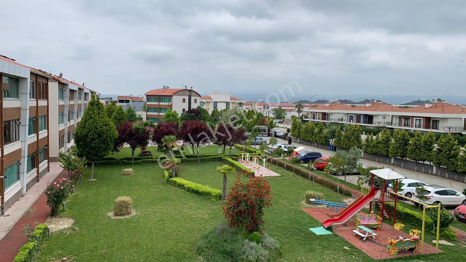 Manisa Muradiye Karaali Site İçi 1+1 67 M2 Eşyalı 19.000tl
