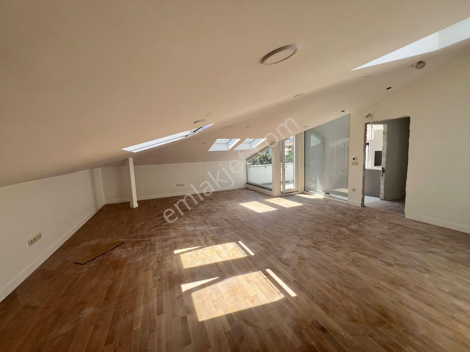 Etiler' De 3+1, Ferah Ve Kullanışlı Yeni Binada Çatı Dubleksi - Görsel 9