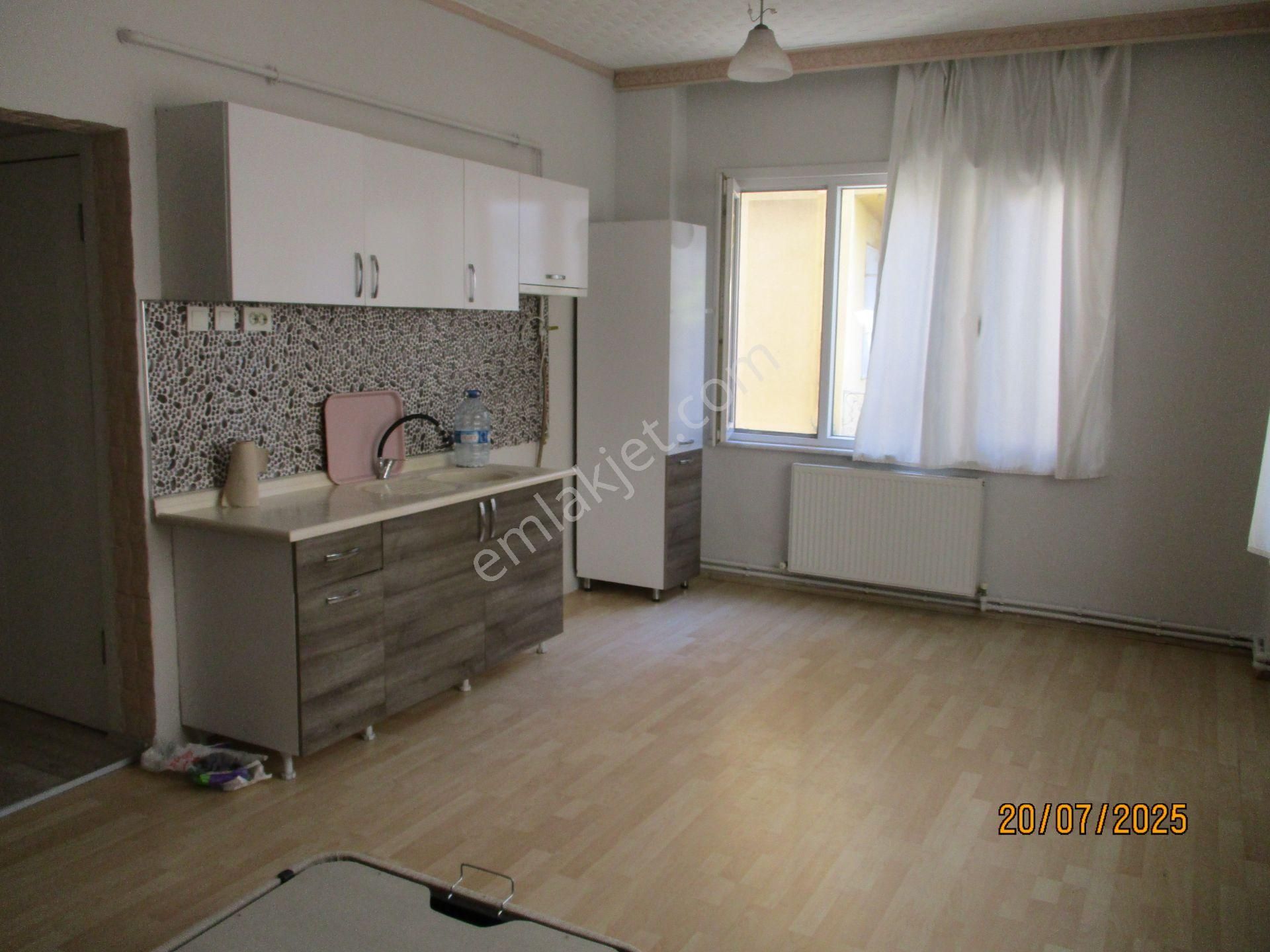 Kartal Petroliş, Mah, Tanrıverdi Gayrimenkulden Kiralık 2+1,daire