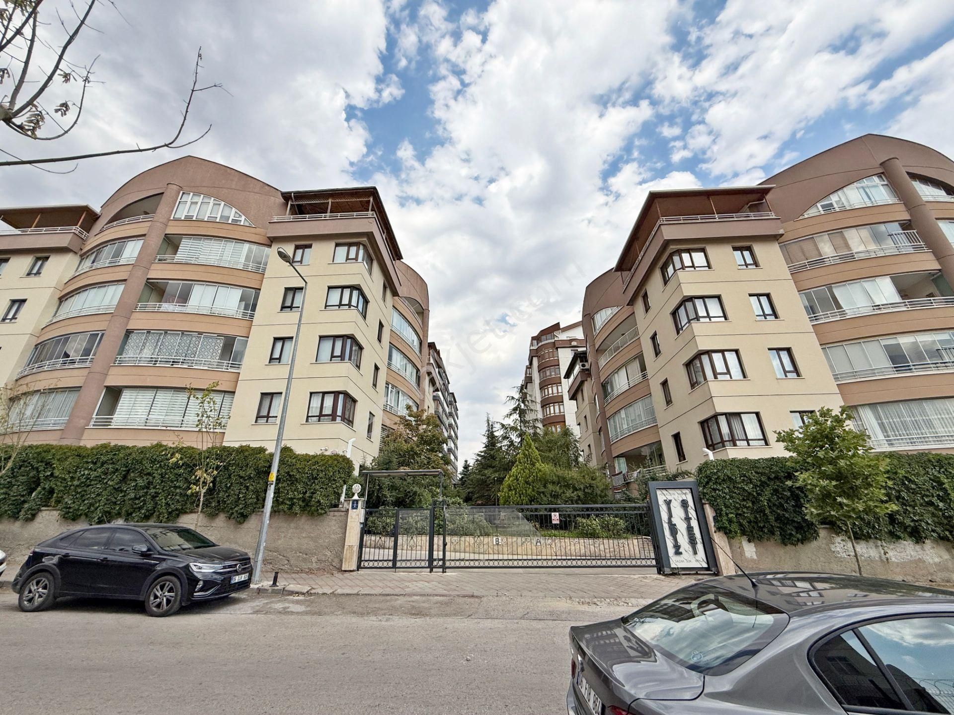 5+1 2 Bloklu Sitede Şehir Hastanesi Karşısı Bölgede Emsalsiz