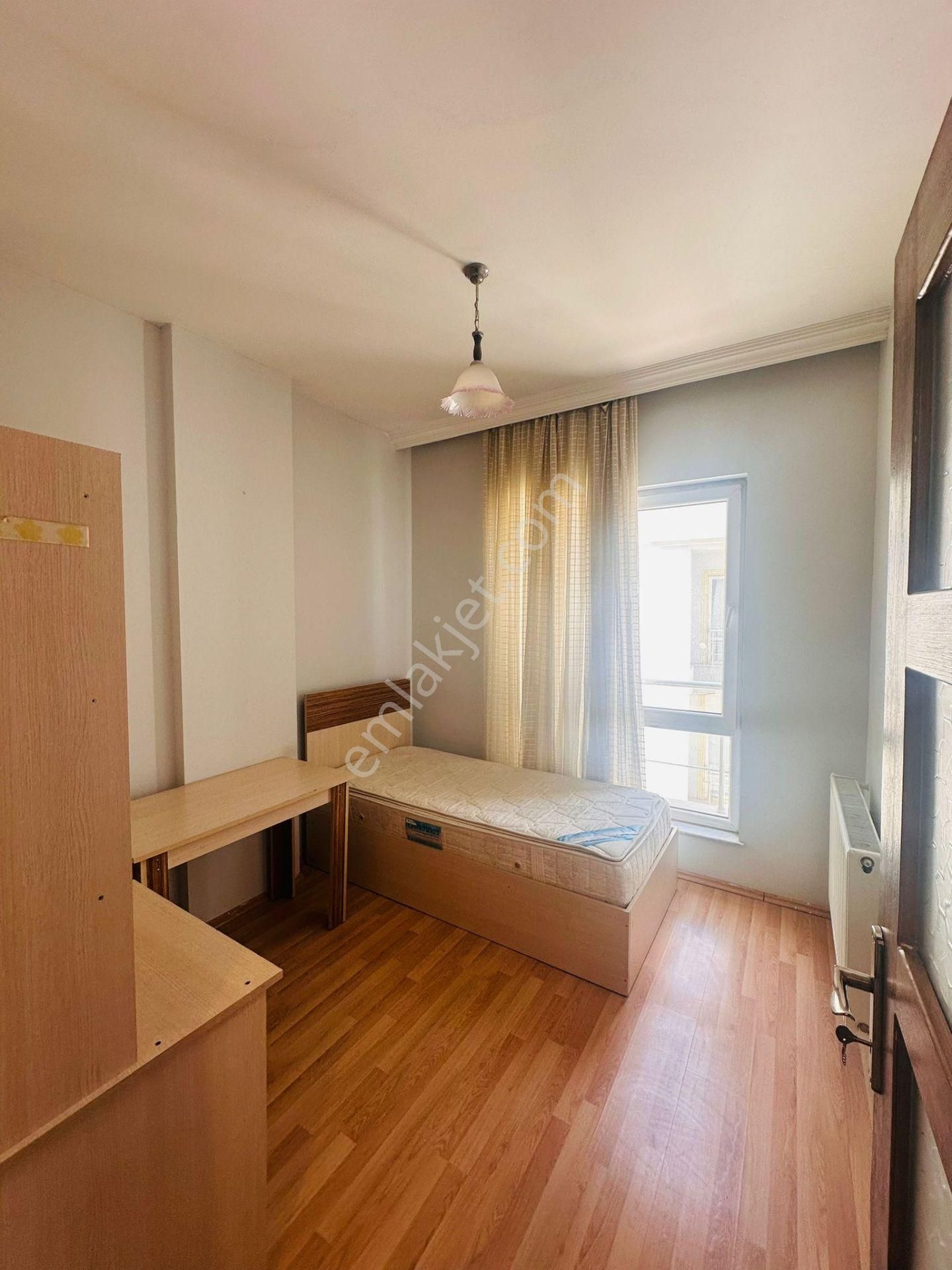 Ertaş Group'tan Üniversite Civarı'nda Nezih Site İçerisinde Kiralık Stüdyo Daireler