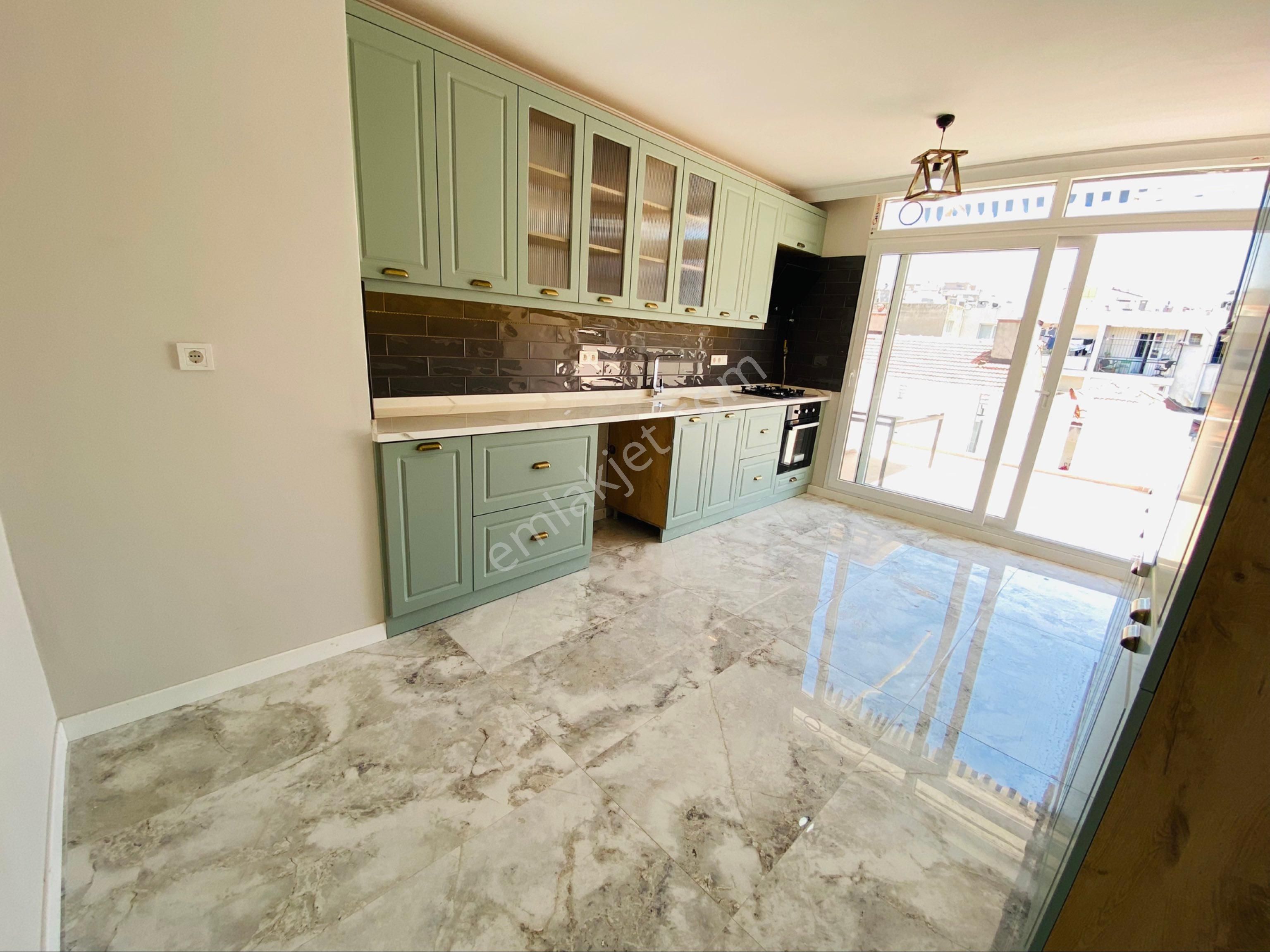 Hatay Necatibey Okulu Yakınında Lüks Dekorlu Teraslı 3+1 190m2