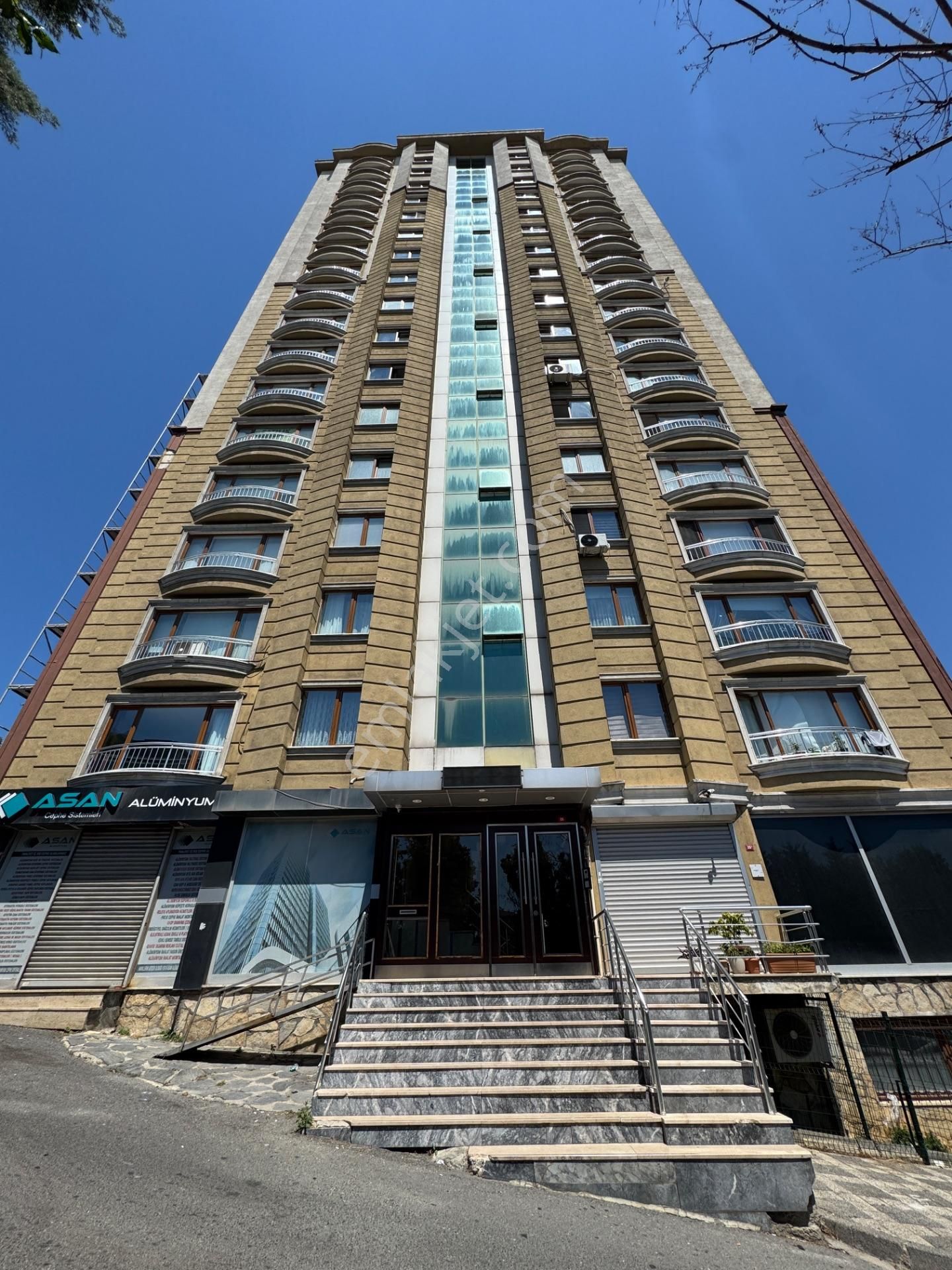 Çakmak Mh 3+1 Ara Kat E.banyo 140 M2 Finans Şehir Komşu Satılık