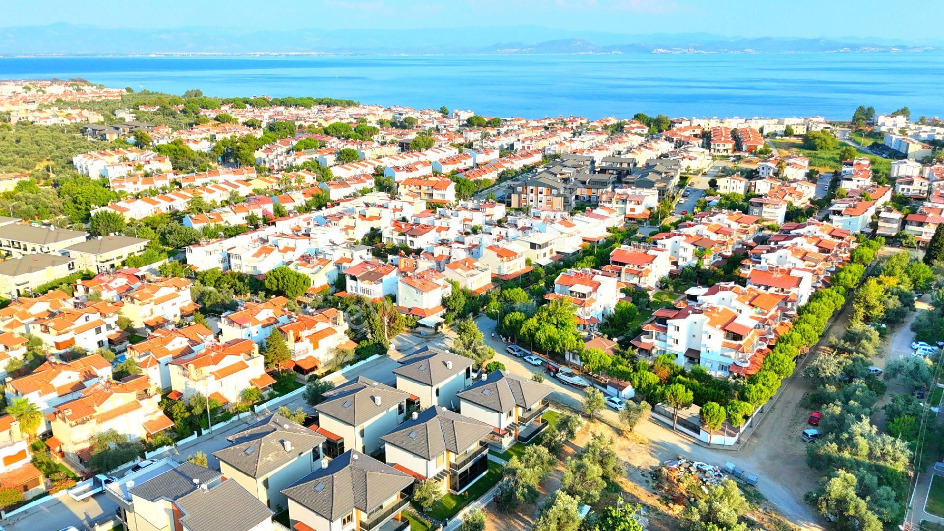 Vahdet'ten Site İçi Müstakil Bahçeli Premium 4+1 Satılık Villa !