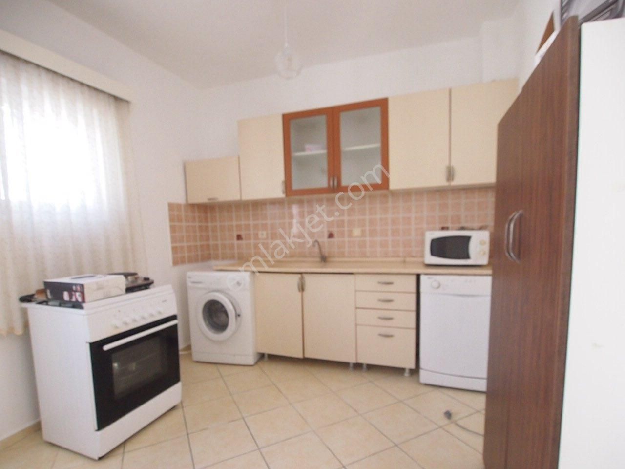 Bitezde Satılık Denize 200 Metre Villa Büyük Bahçeli Bulunmaz Ev - Görsel 12