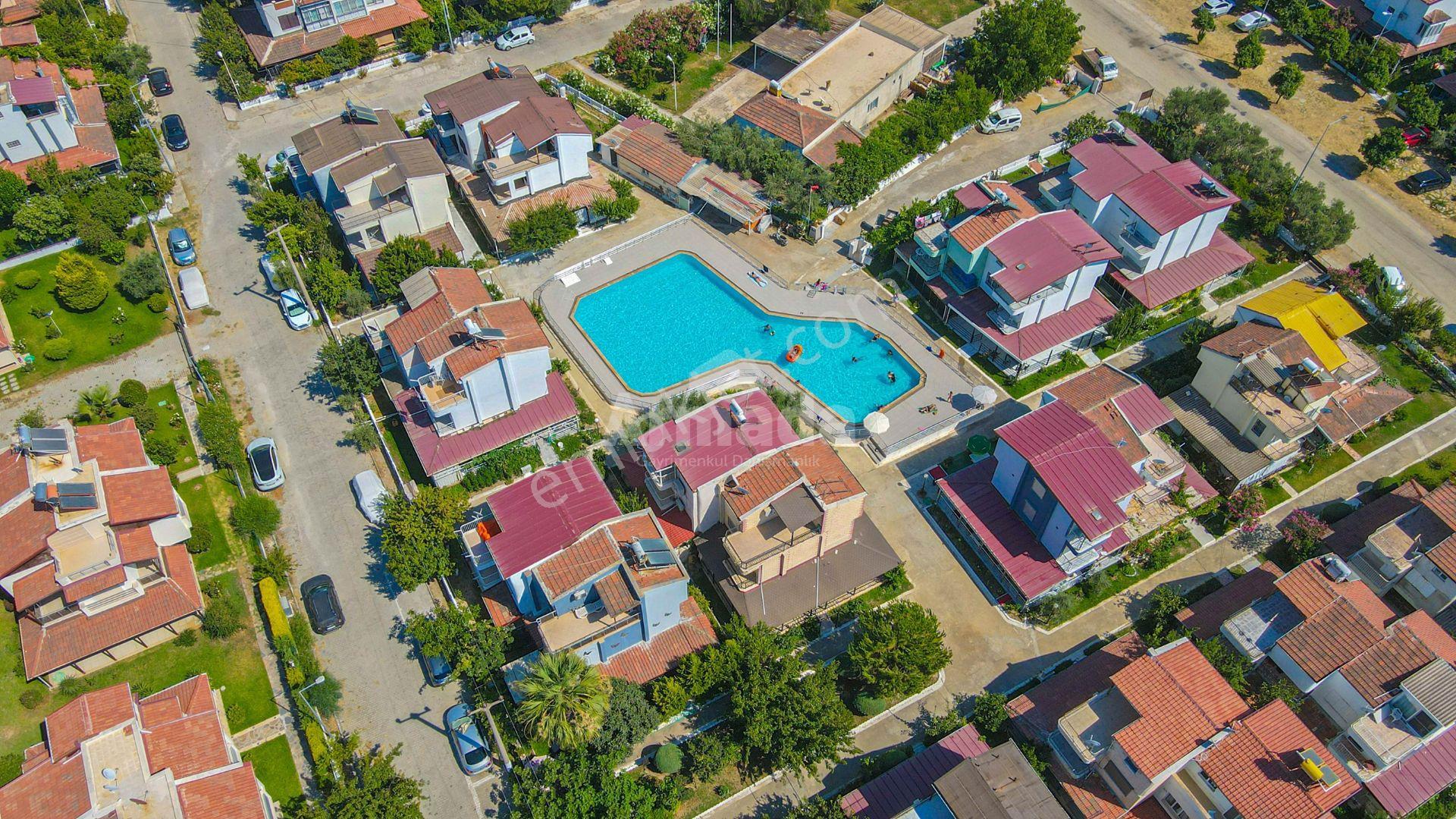 Kuşadası Davutlar Sahilde Köşe Konumlu 5+1 Tripleks Villa - Görsel 6