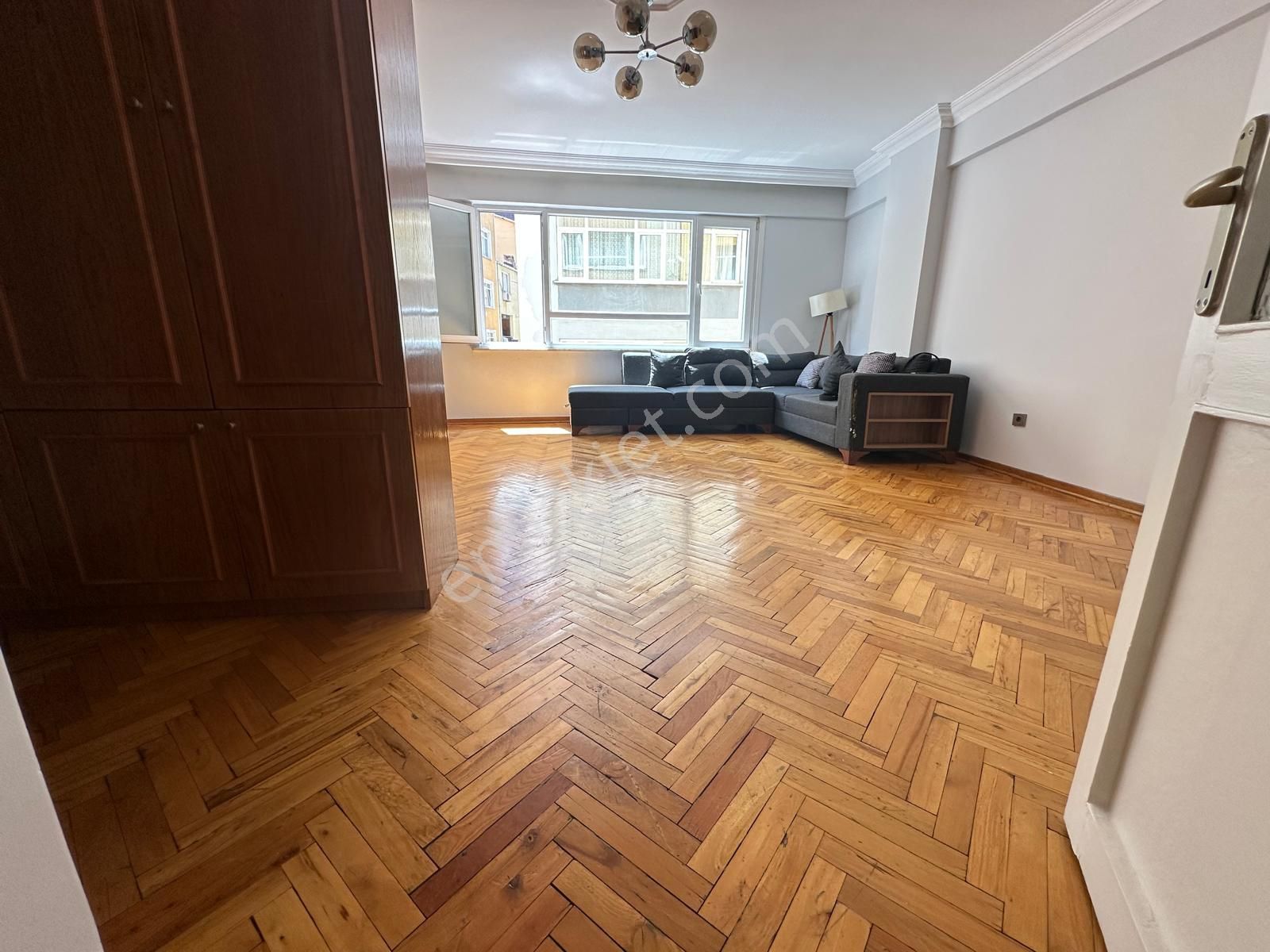 Emniyetevlerinde Metroya Sadece 1 Dk. 2+1 Kiralık Daire,artum'da