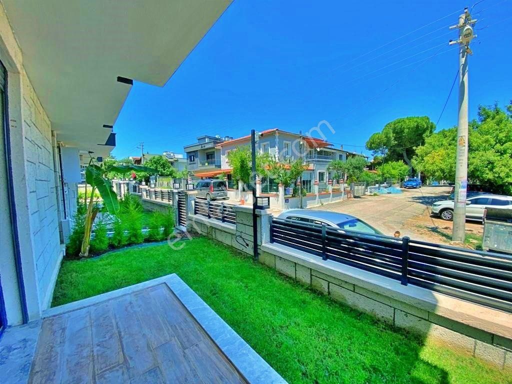Uytundan İzmir Urla Çeşmealtı'nda Denize 50 Mt Teraslı 3+1 Dubleks