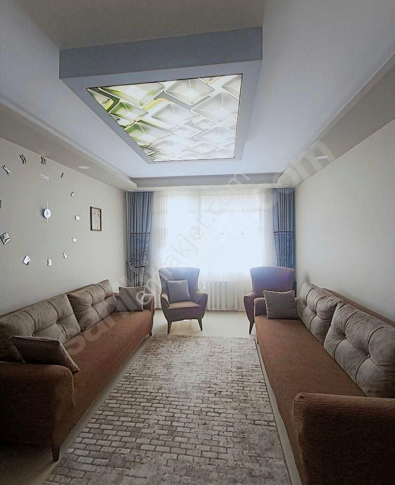 Esenli Caddesi Yakını Satılık 2+1 Daire Ma-90