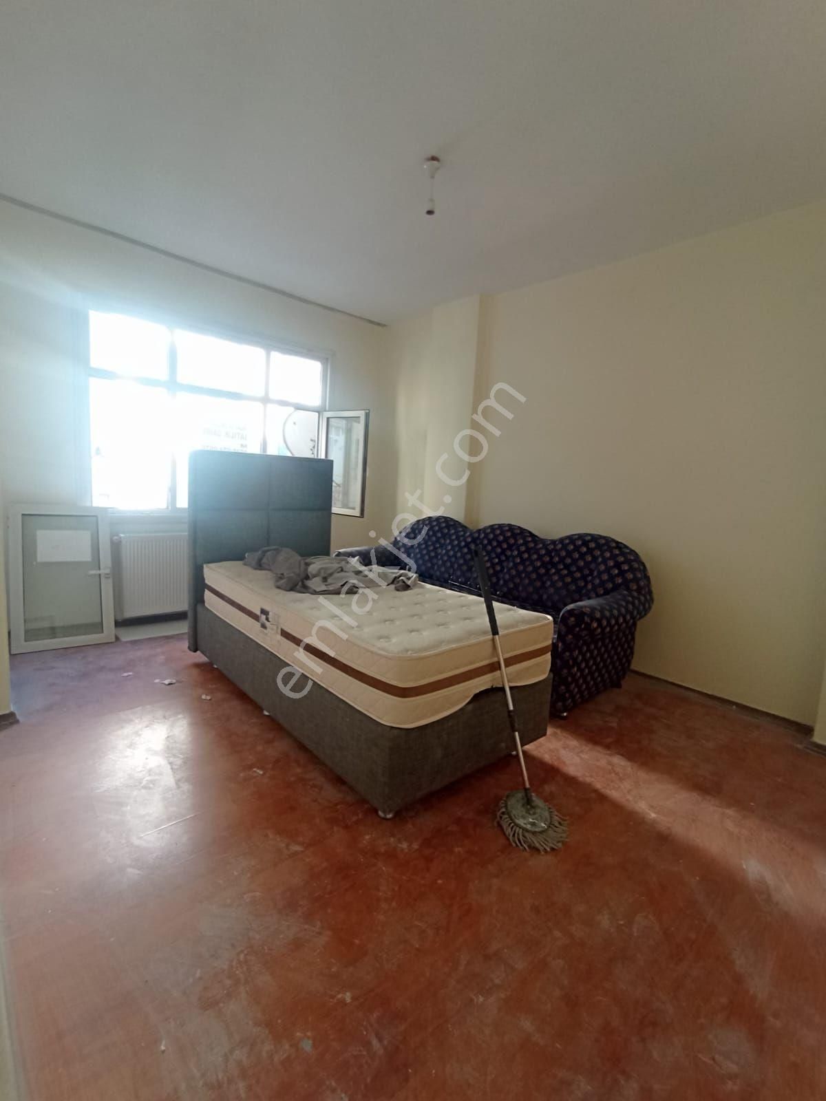 Bağcılar Yüzyıl Satılık 1.kat Dairr