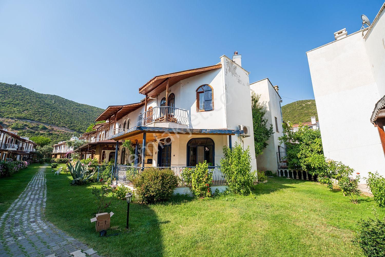 C21 Cius;kapaklı İlibat Sitesinde Satılık Dubleks Müstakil Villa