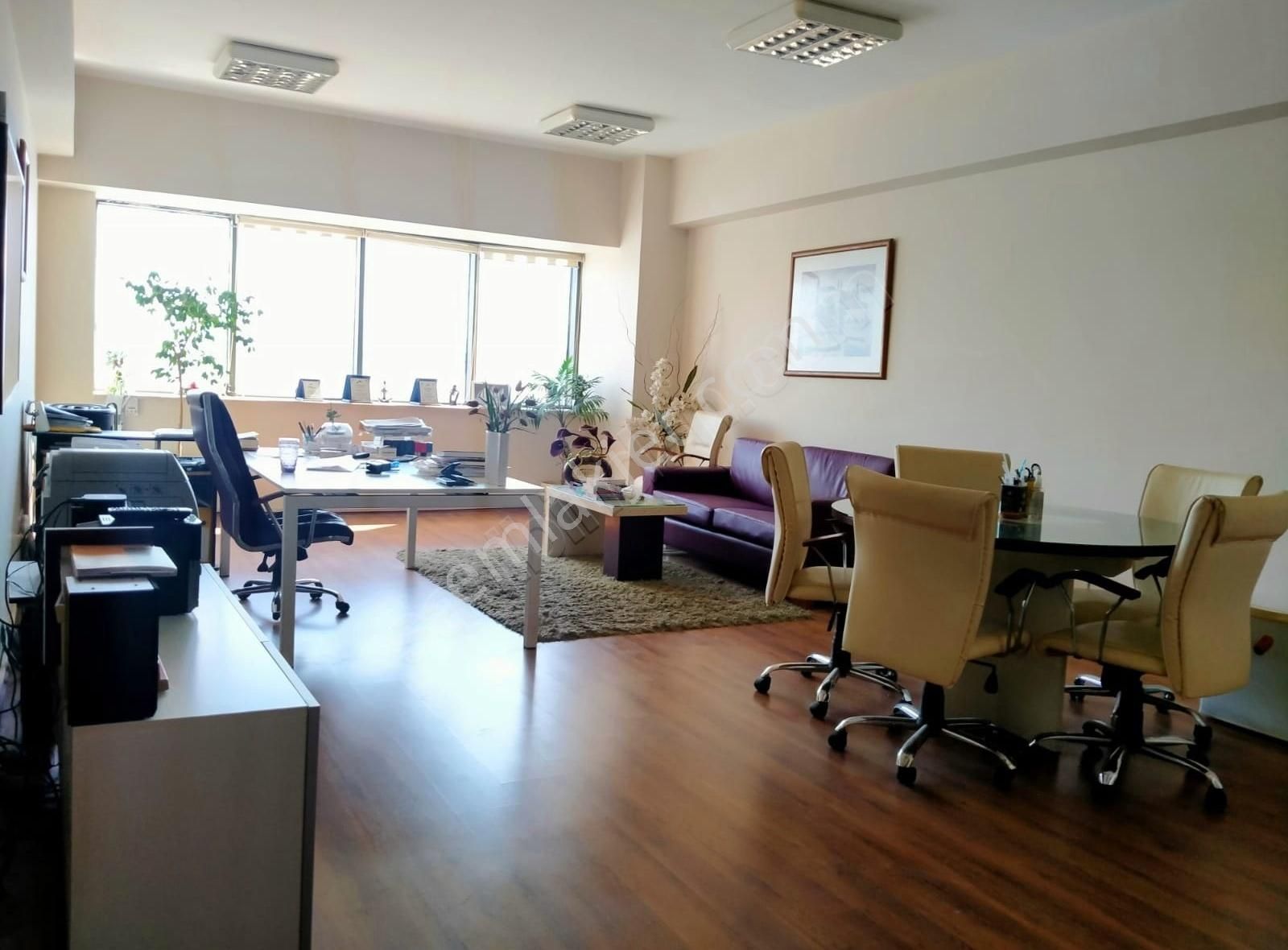 Plus Ara Gayrimenkul'den Tepekule'de Deniz Manzaralı Ofis