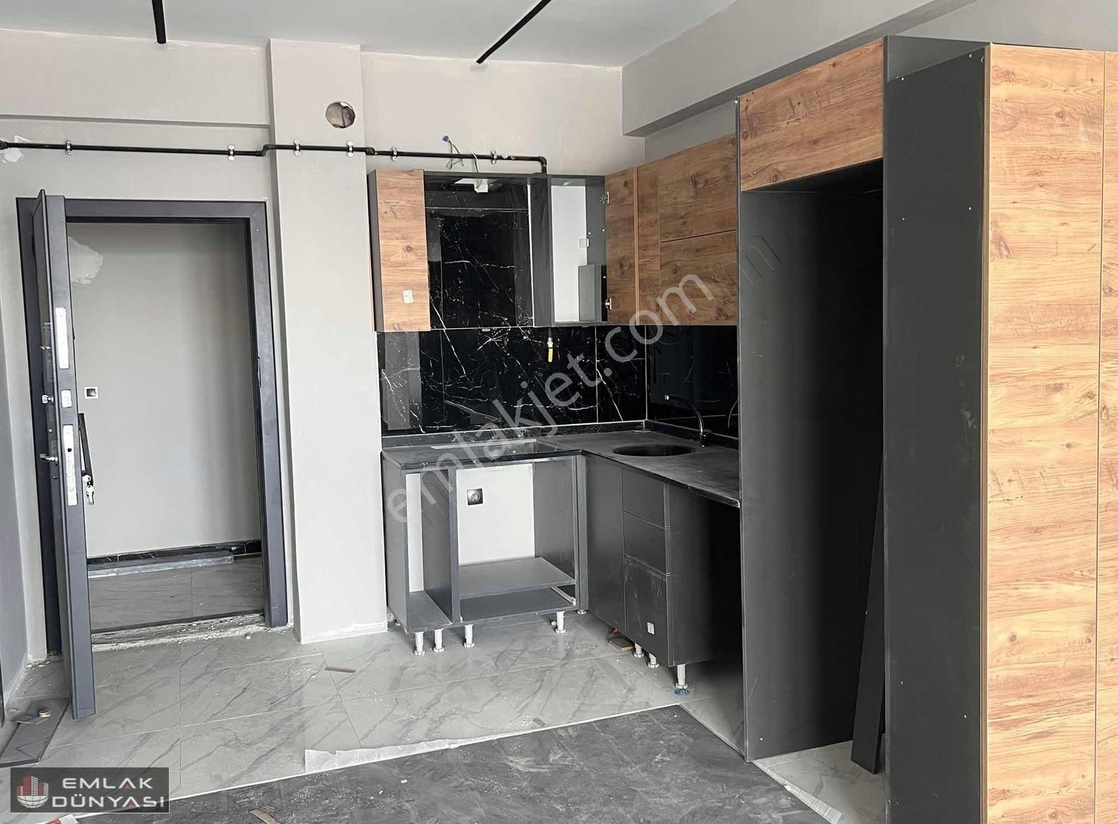 Emlak Dünyası Havuzlu Sitede Deniz Manz Lüks 1+1 Sıfır Daire - Görsel 17