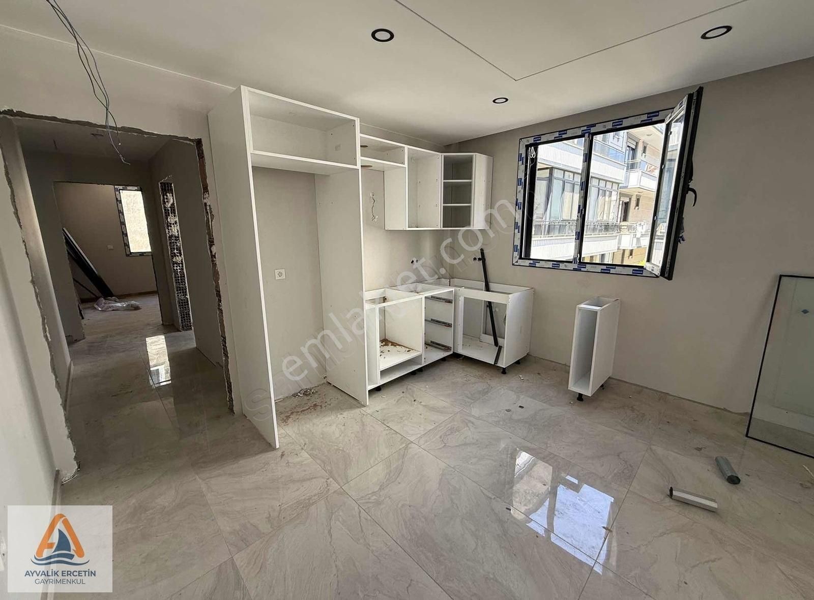 Ayvalık Merkez Denize Yürüme Mesafesi 2+1 Açık Mutfak Daire - Görsel 24