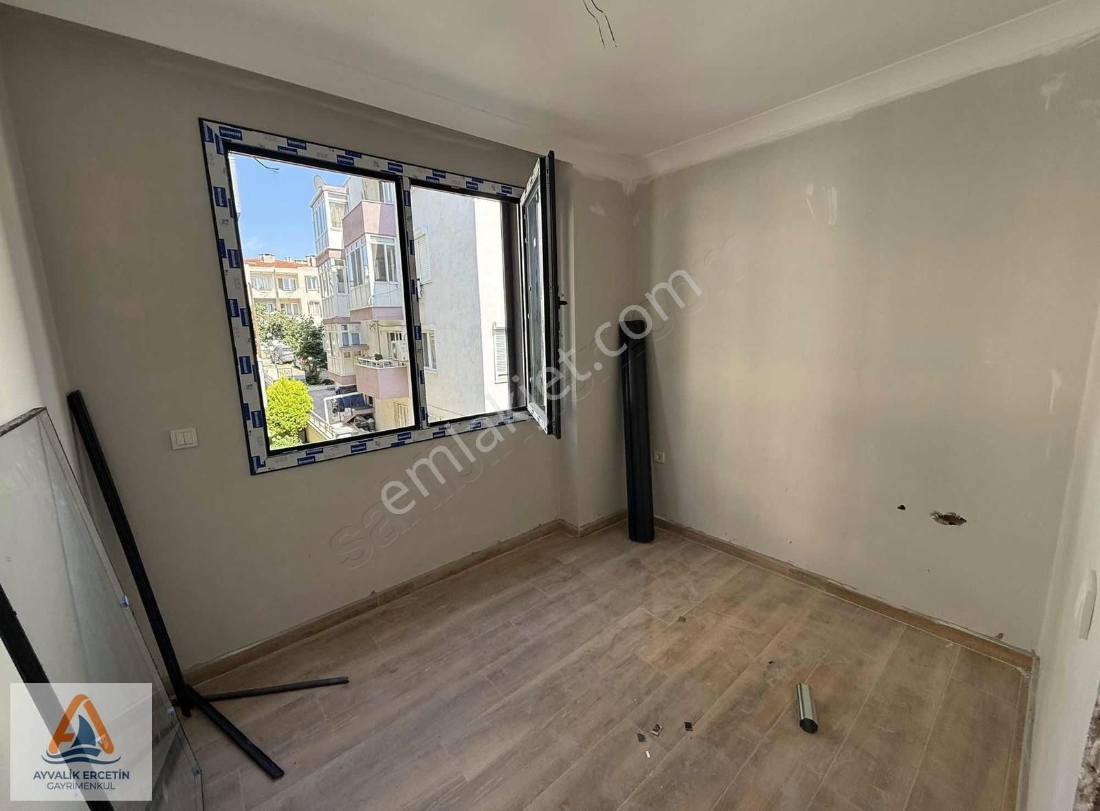 Ayvalık Merkez Denize Yürüme Mesafesi 2+1 Açık Mutfak Daire - Görsel 16