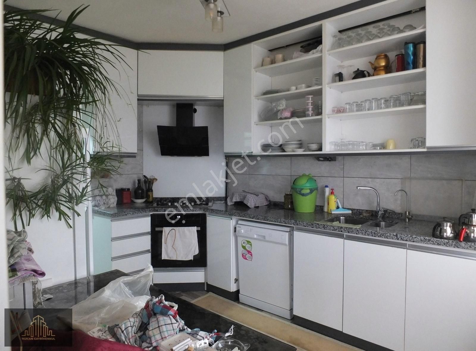 Tezcan'dan Novaland Avm Yakını Cadde Cephe 3+1 Bakımlı Daire